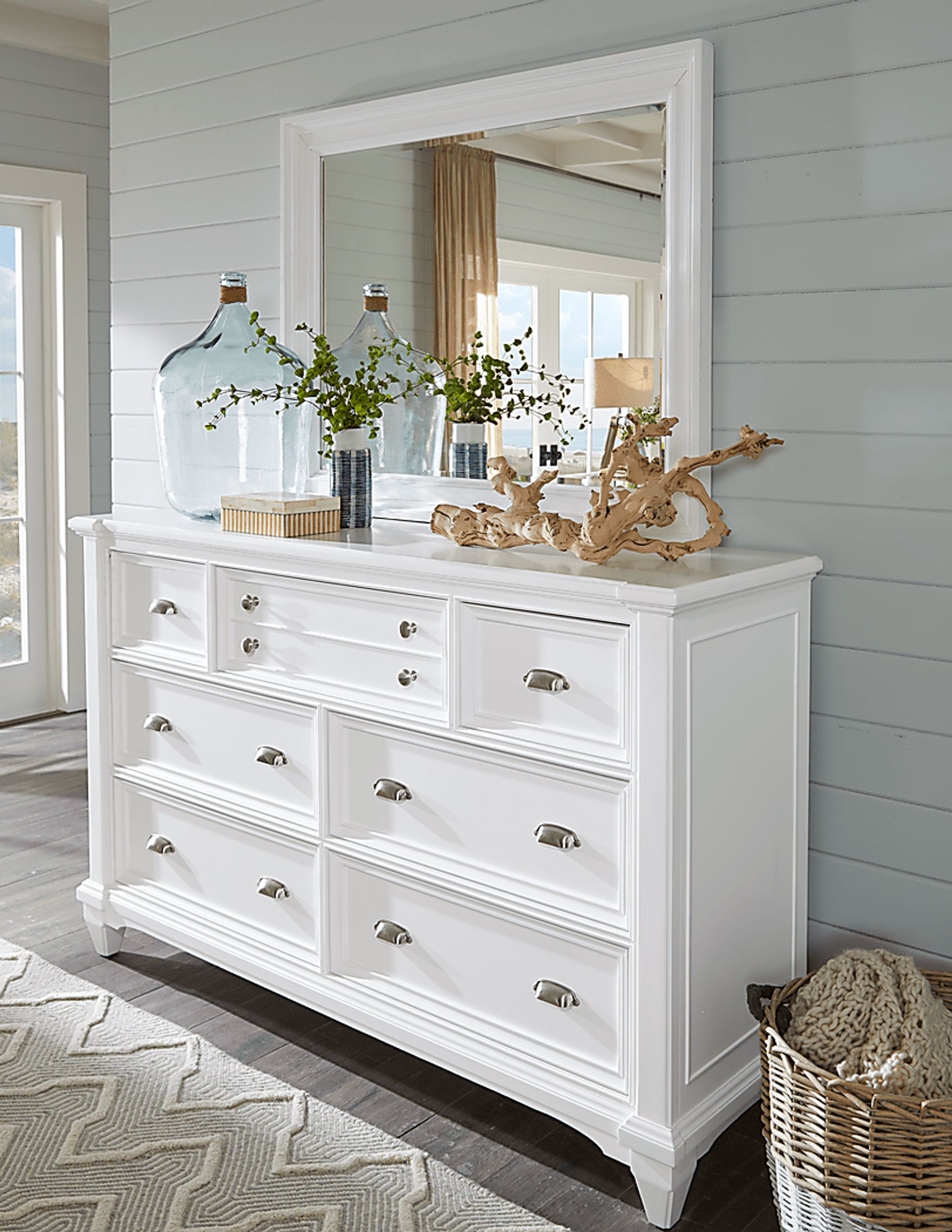 Hilton Head White 5 Pc King Panel Bedroom - Image 8