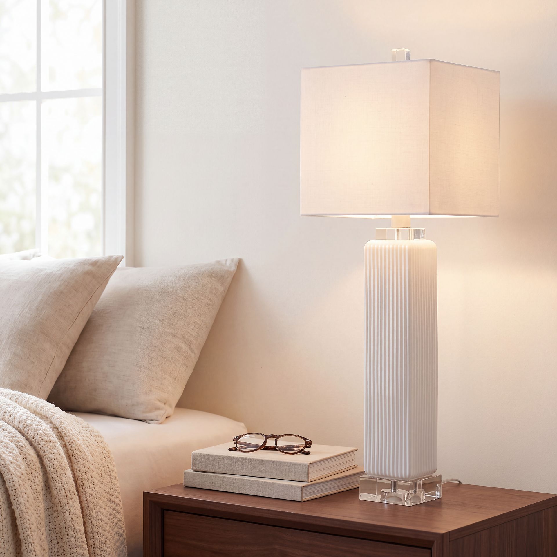 Hitching Post Lane White Lamp - Image 6