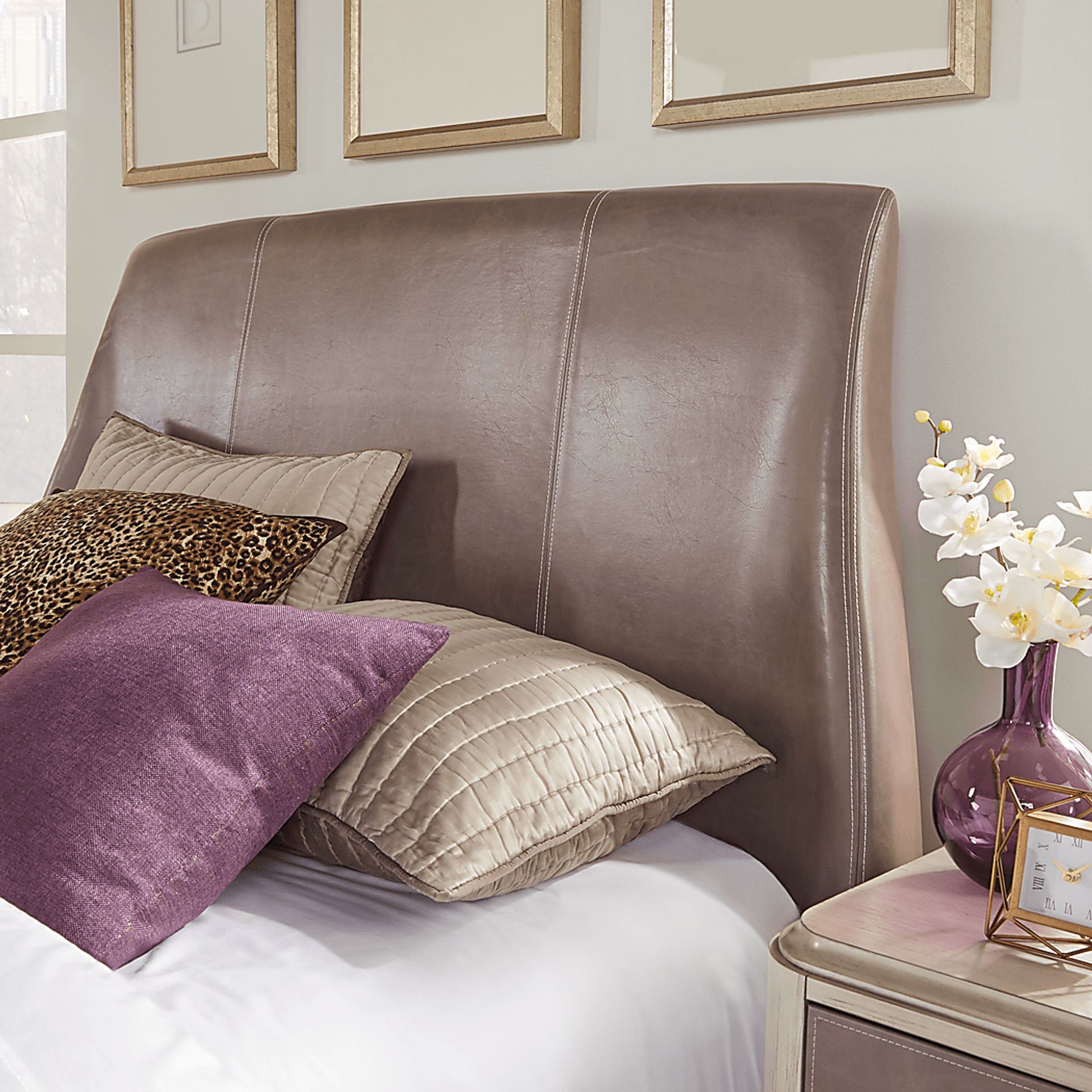 Holliston Gray 3 Pc Queen Upholstered Bed - Image 3