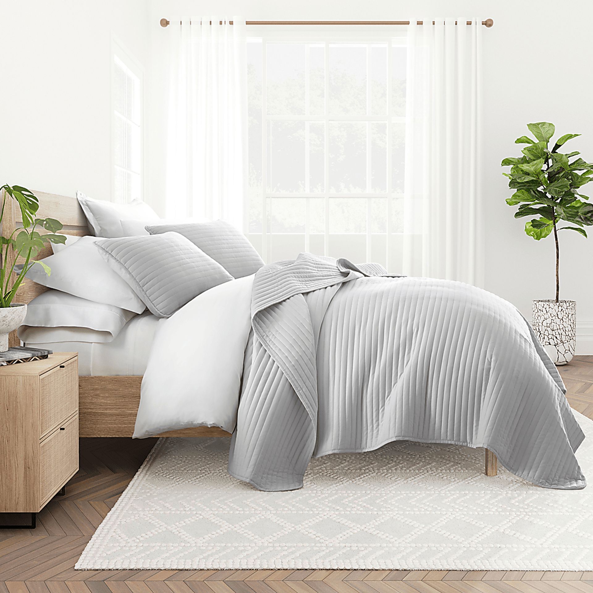 Honeybell Gray 3 Pc Queen Quilt Set - Image 4