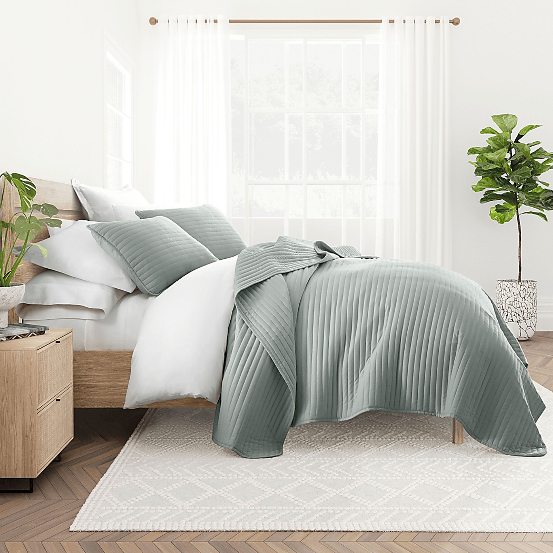 Honeybell Green 3 Pc Queen Quilt Set - Image 4
