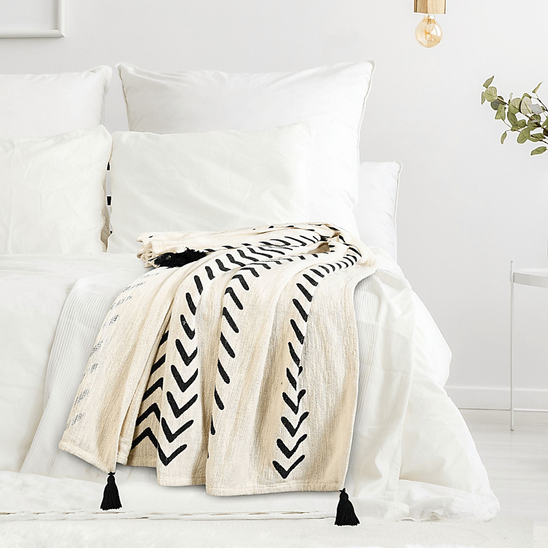 Hookstone II Black Throw Blanket - Image 9