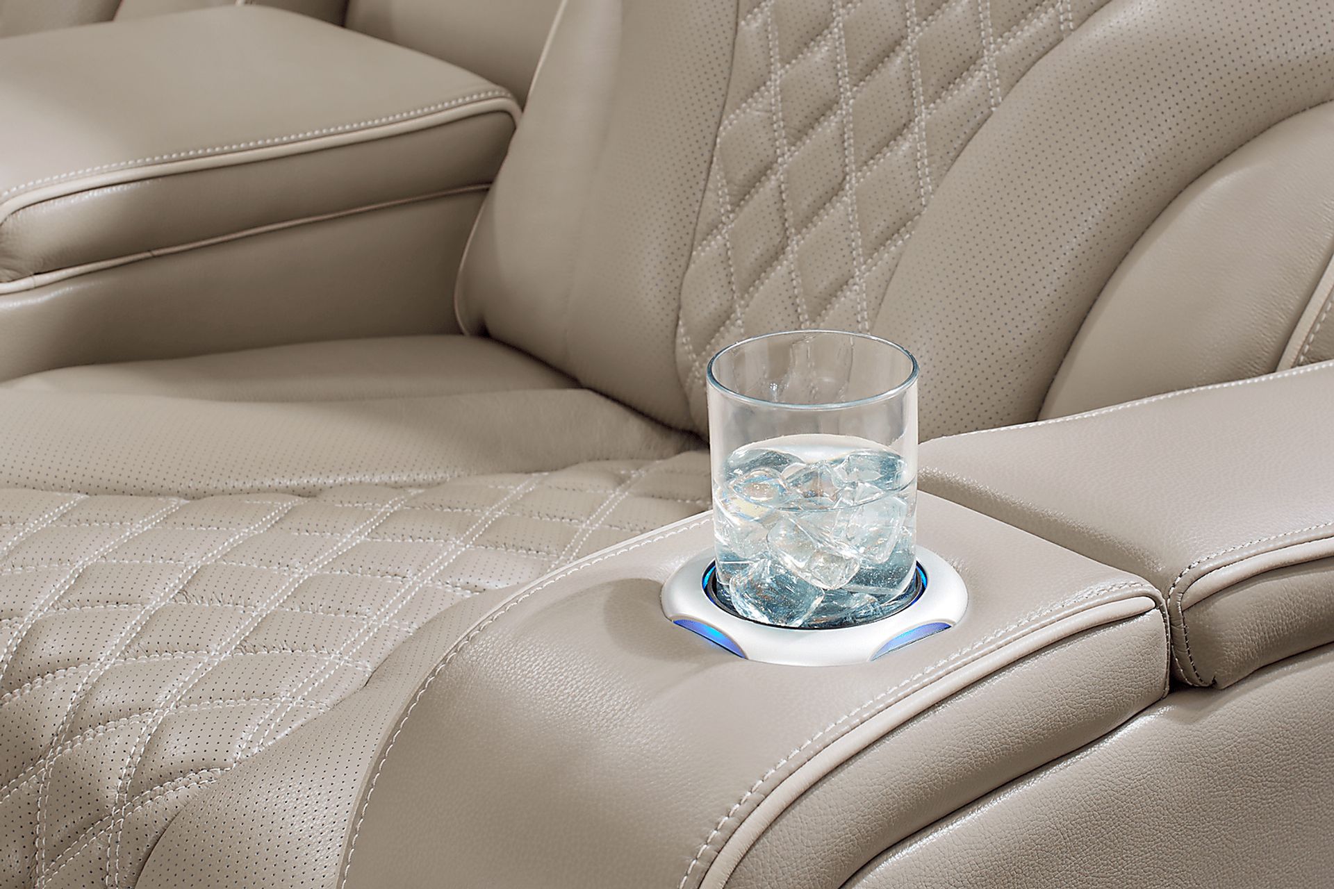 Horizon Ridge Beige Leather Triple Power Reclining Console Loveseat with Massage and Heat - Image 9
