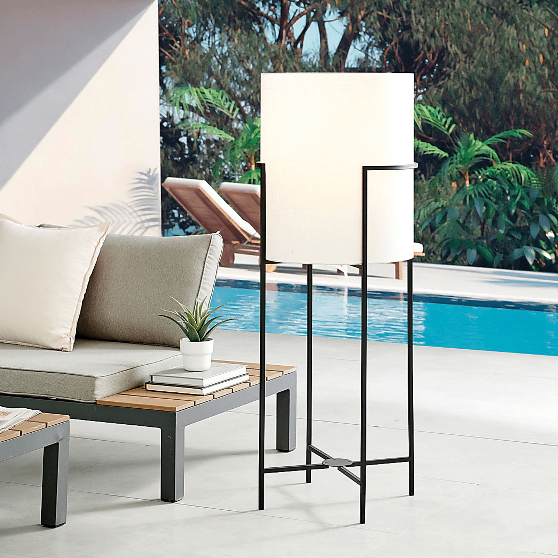 Houkom Road Black Outdoor Floor Lamp - Image 3