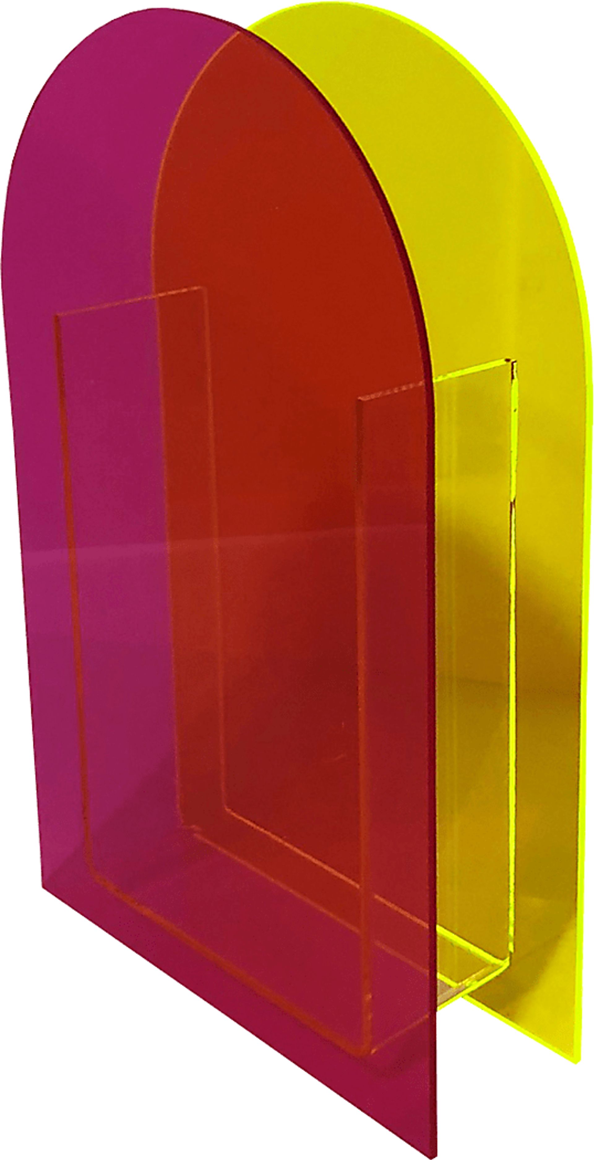 Houndsworth II Majenta Vase - Image 1