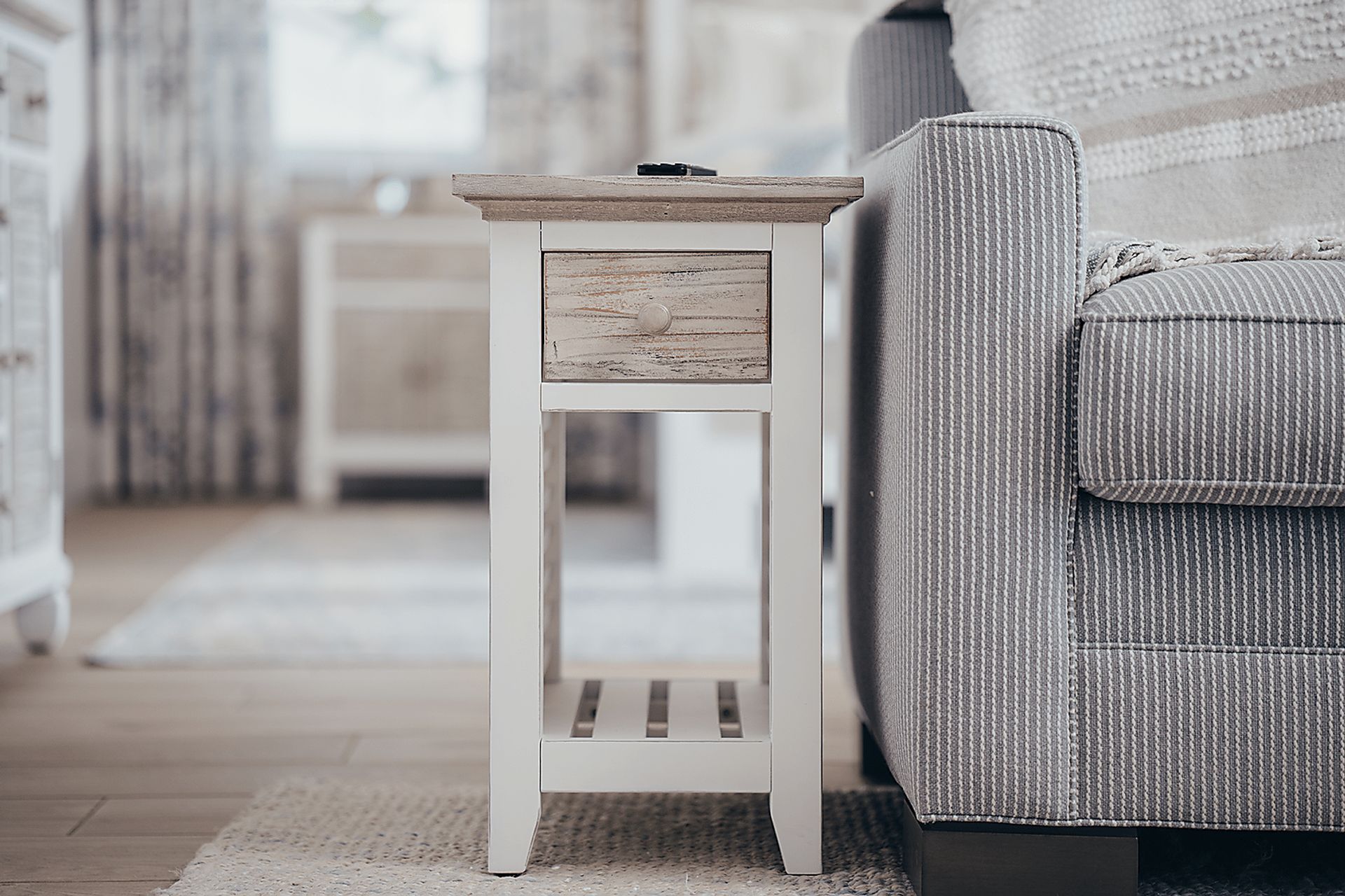 Huibei Gray Chairside Table - Image 2