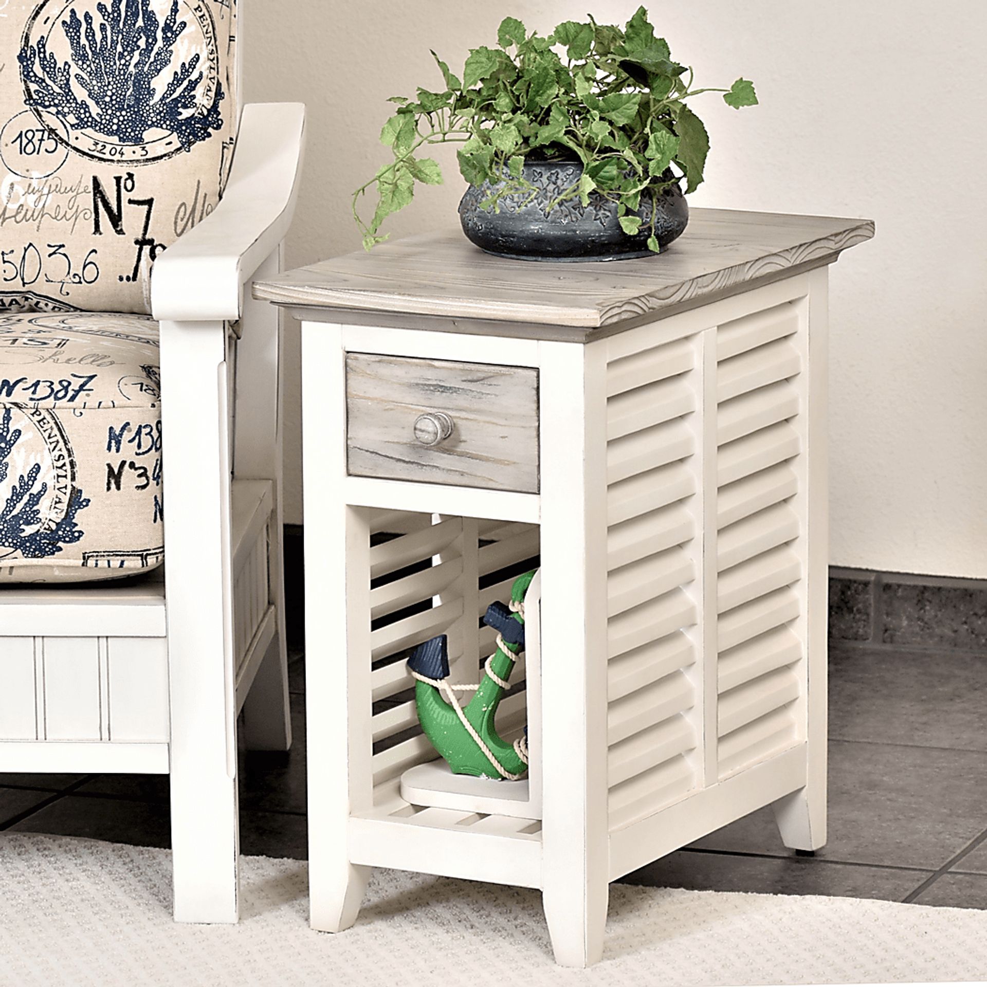 Huibei Gray Chairside Table - Image 3