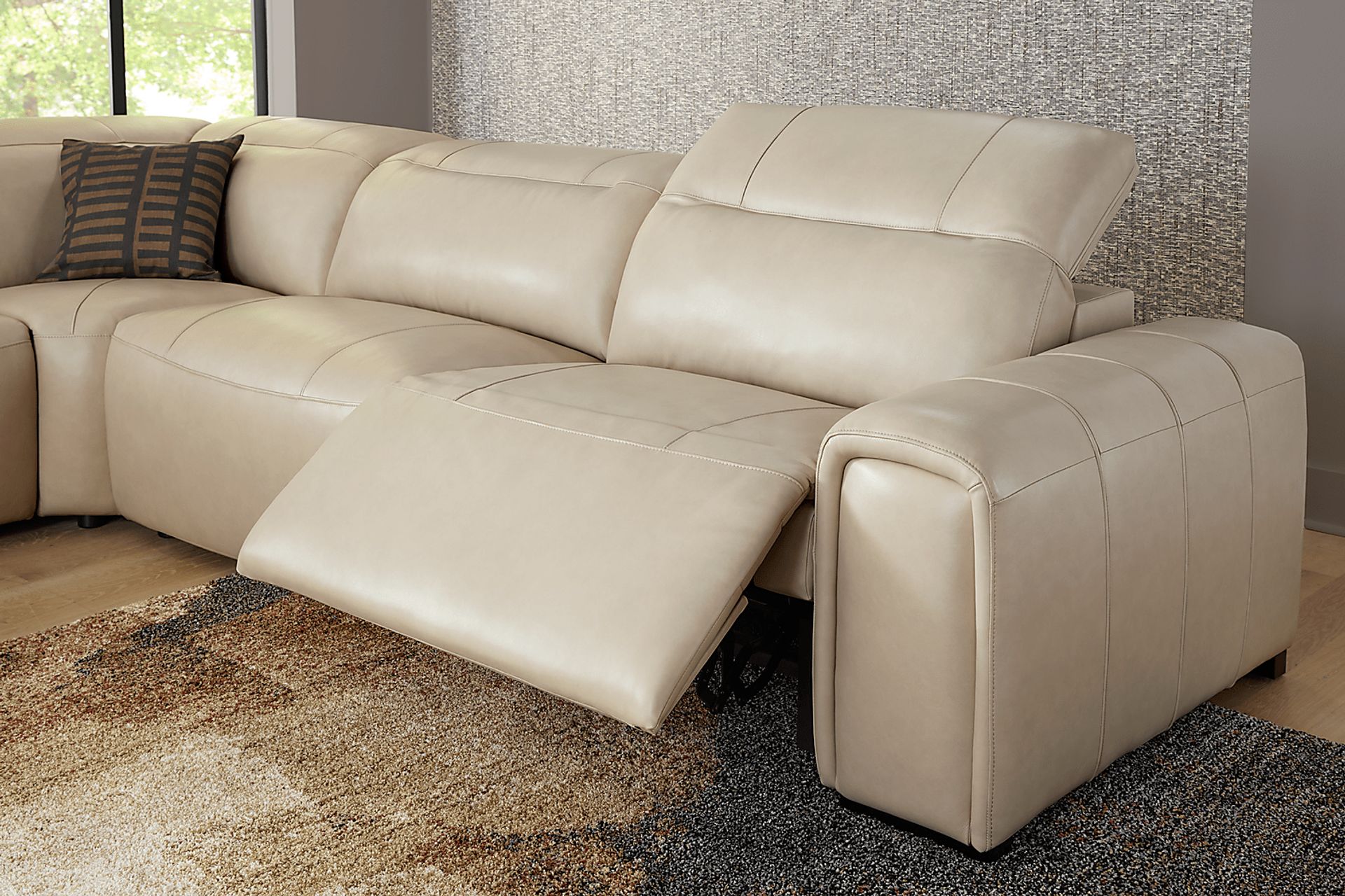 Huntington Ivory Leather 6 Pc Dual Power Reclining Sectional - Image 6