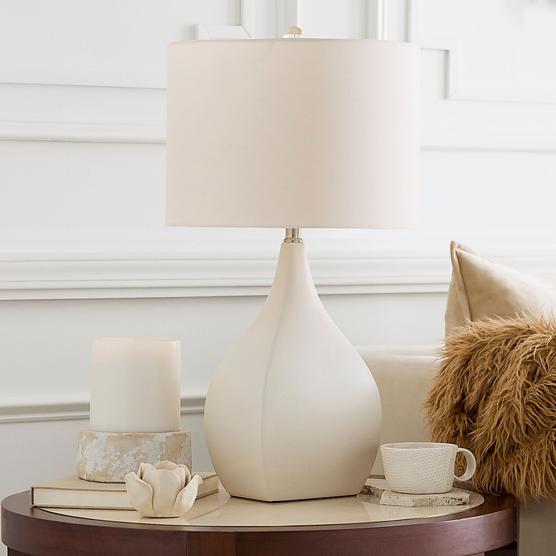 Hyder Place Ivory Lamp - Image 3