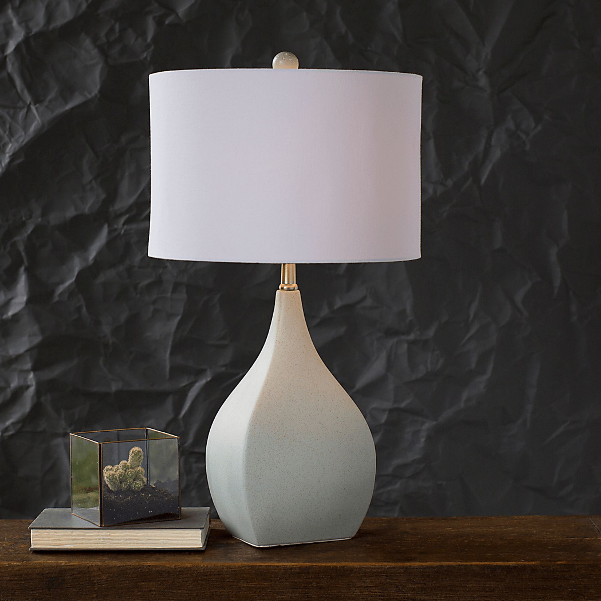 Hyder Place Ivory Lamp - Image 4