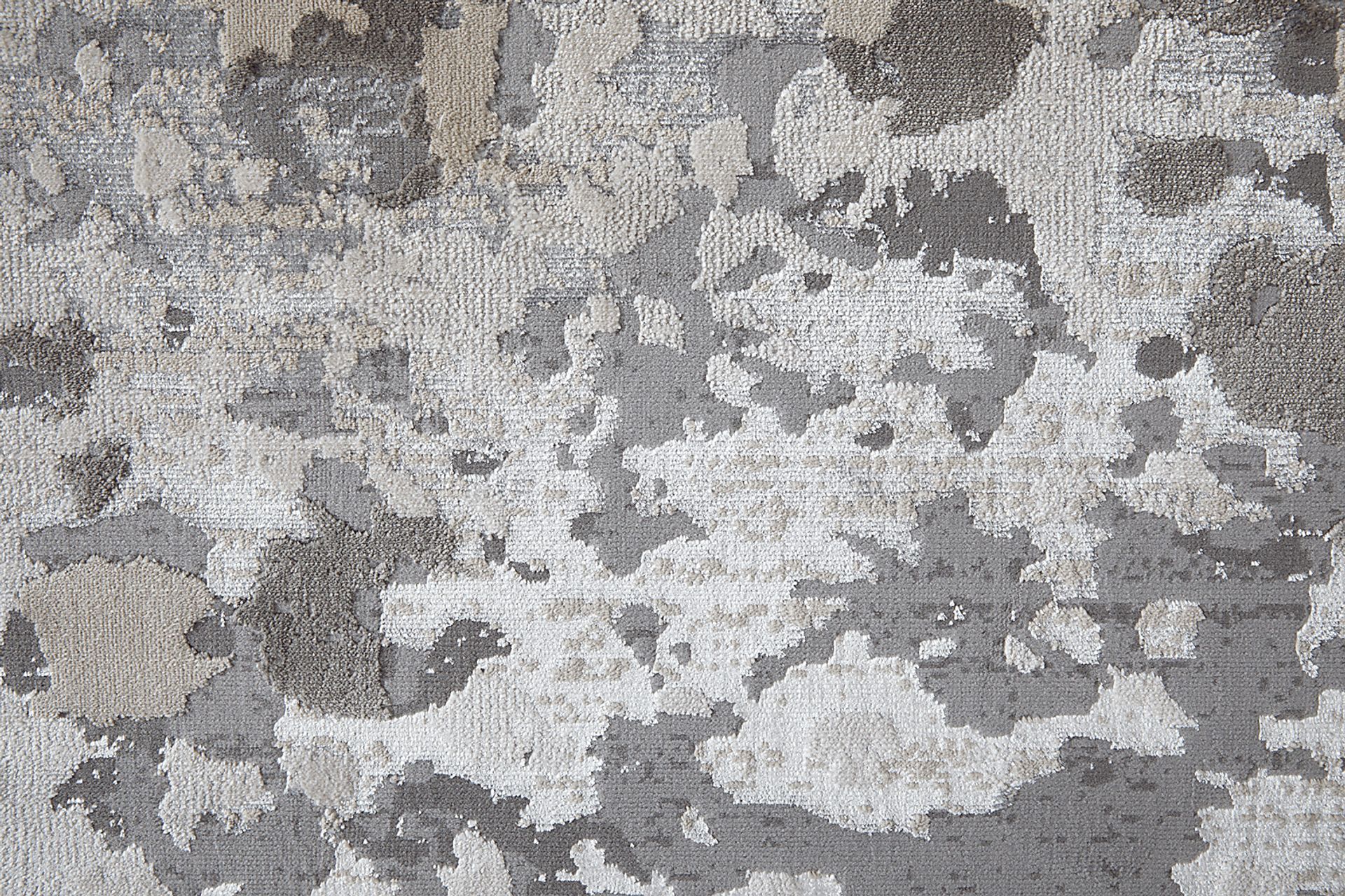 Iariko Silver 2'10 x 7'10 Runner Rug - Image 6