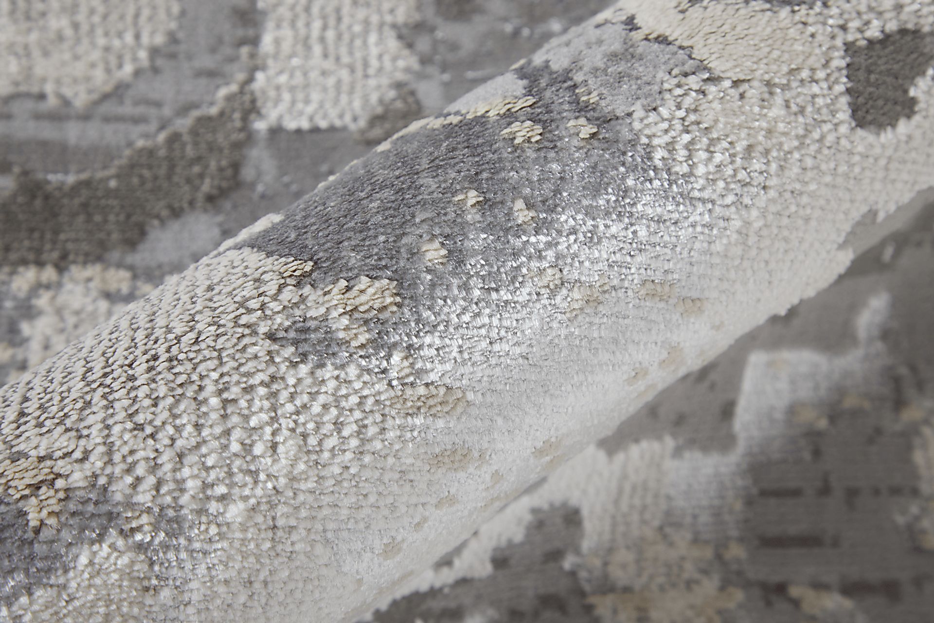 Iariko Silver 2'10 x 7'10 Runner Rug - Image 7