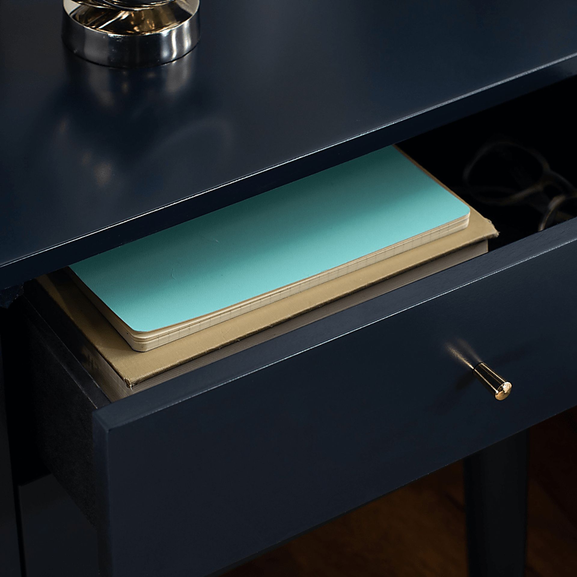 Idamor Navy Nightstand - Image 6