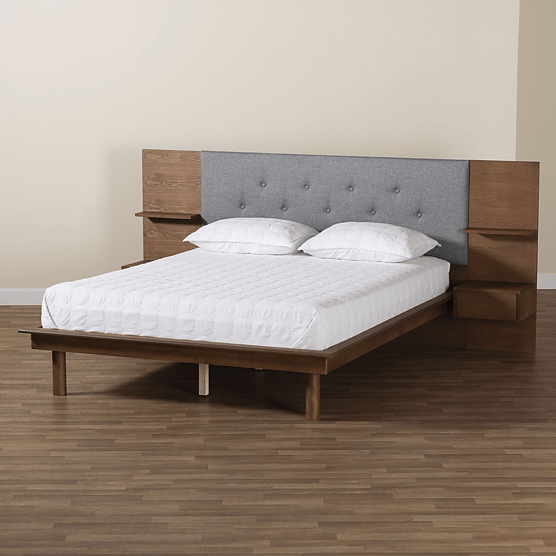 Ihrig Brown King Bed with Nightstands - Image 3