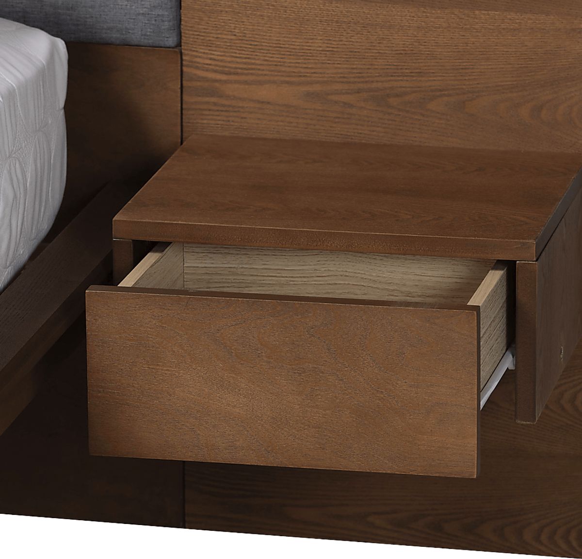 Ihrig Brown Polyester Fabric Queen Bed With Nightstands Rooms to Go