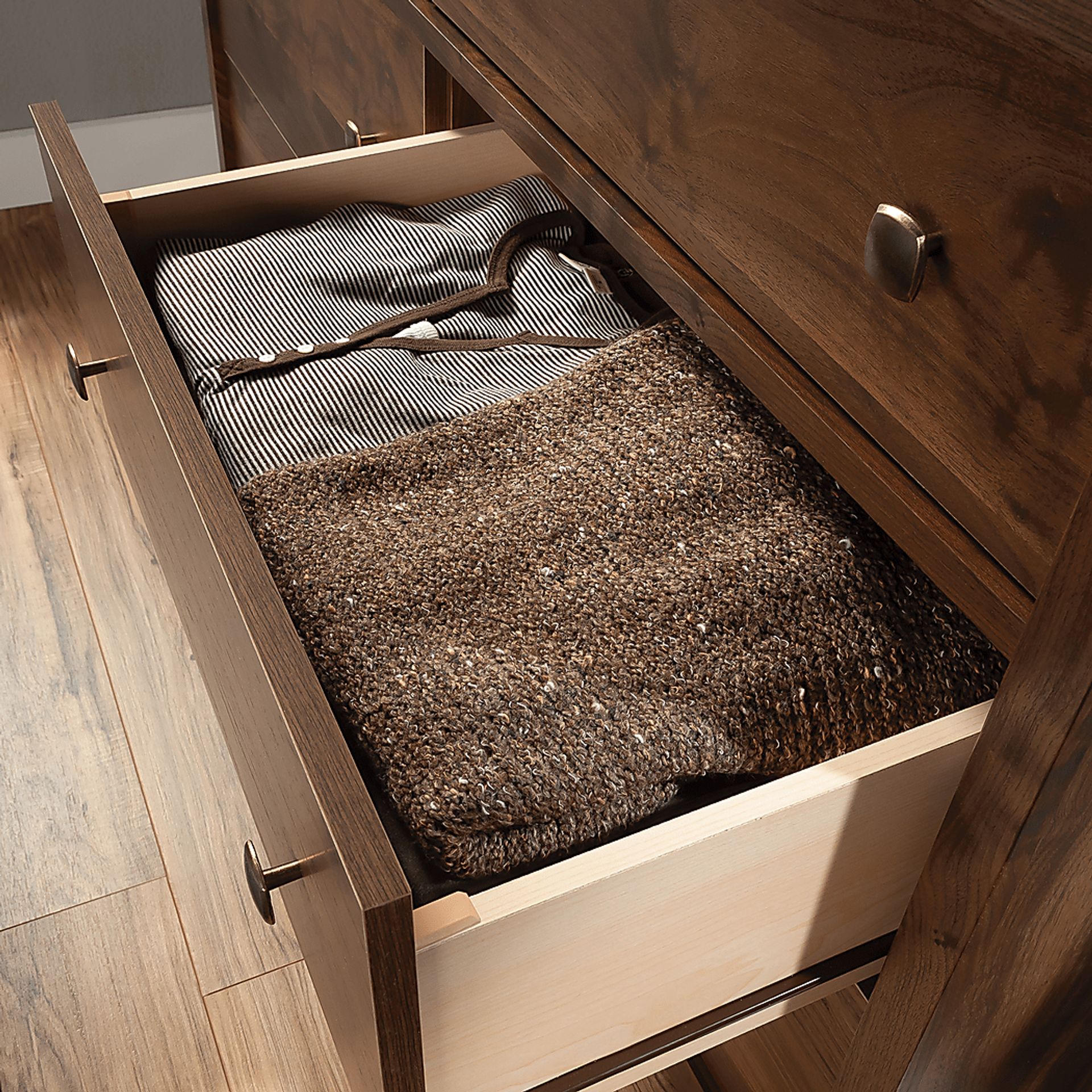 Ingeborg Brown Dresser - Image 4