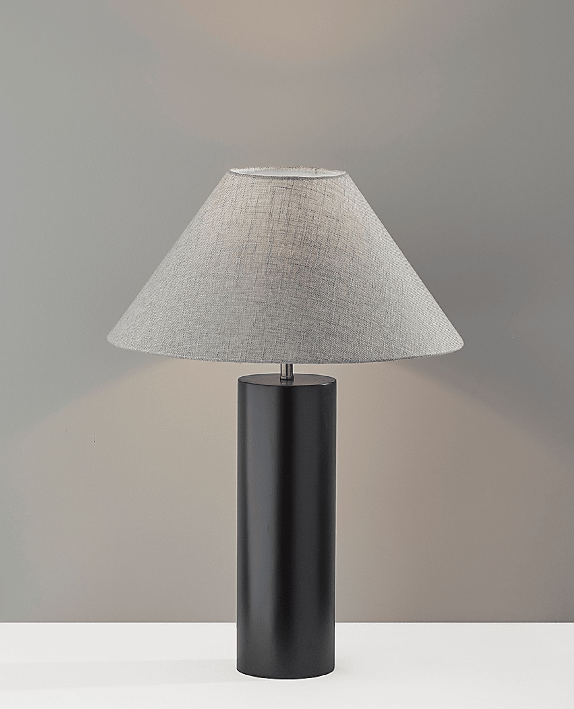 Innsbruck Strasse Black Lamp - Image 2