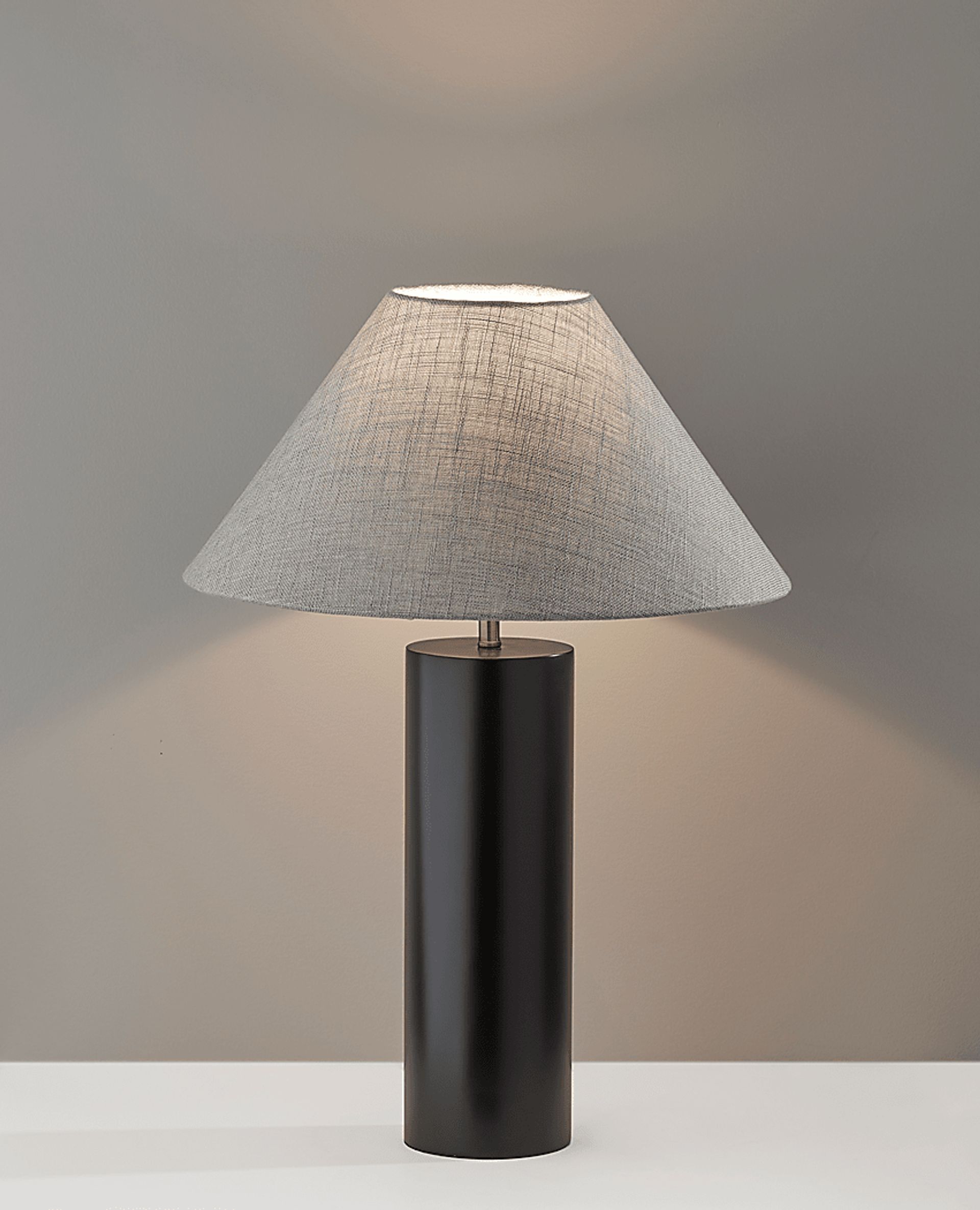 Innsbruck Strasse Black Lamp - Image 3