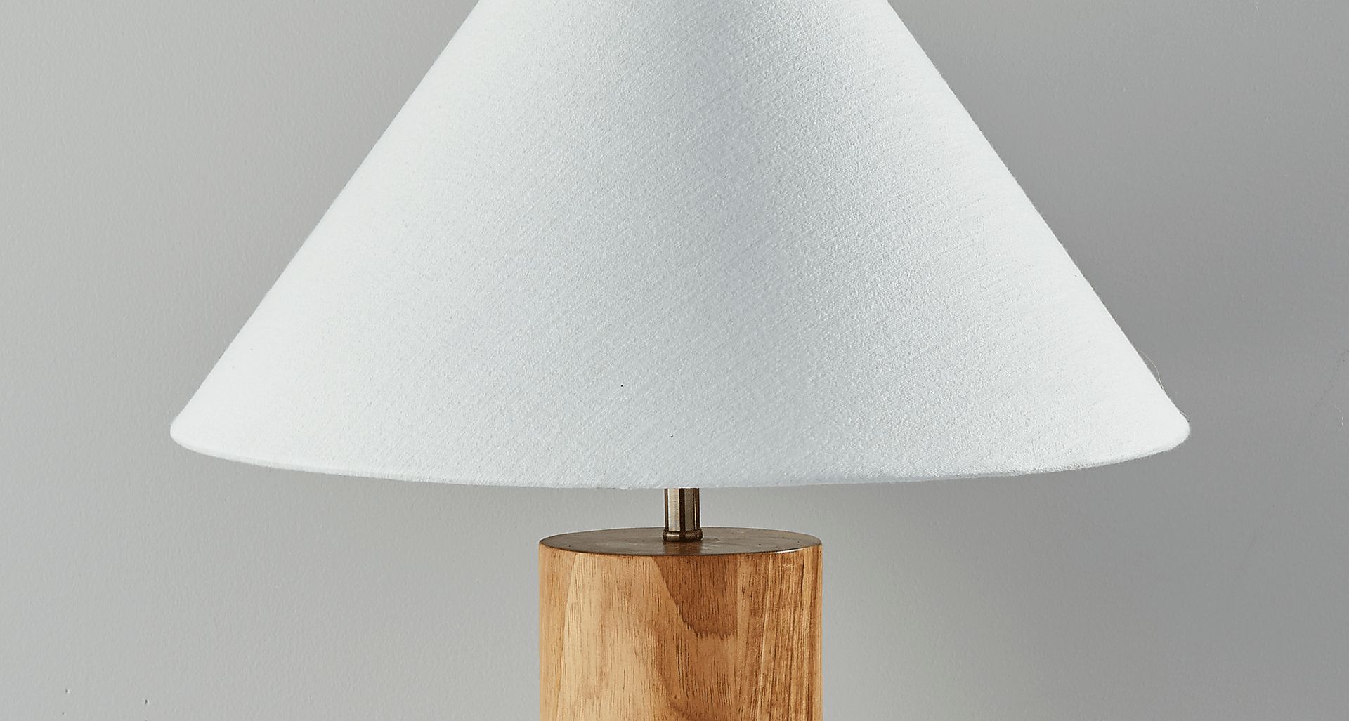 Innsbruck Strasse Oak Lamp - Image 3