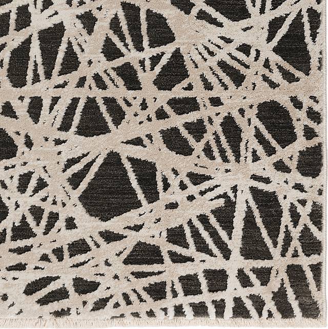 Invermere Black 5' x 8' Rug - Thumbnail - Image 3