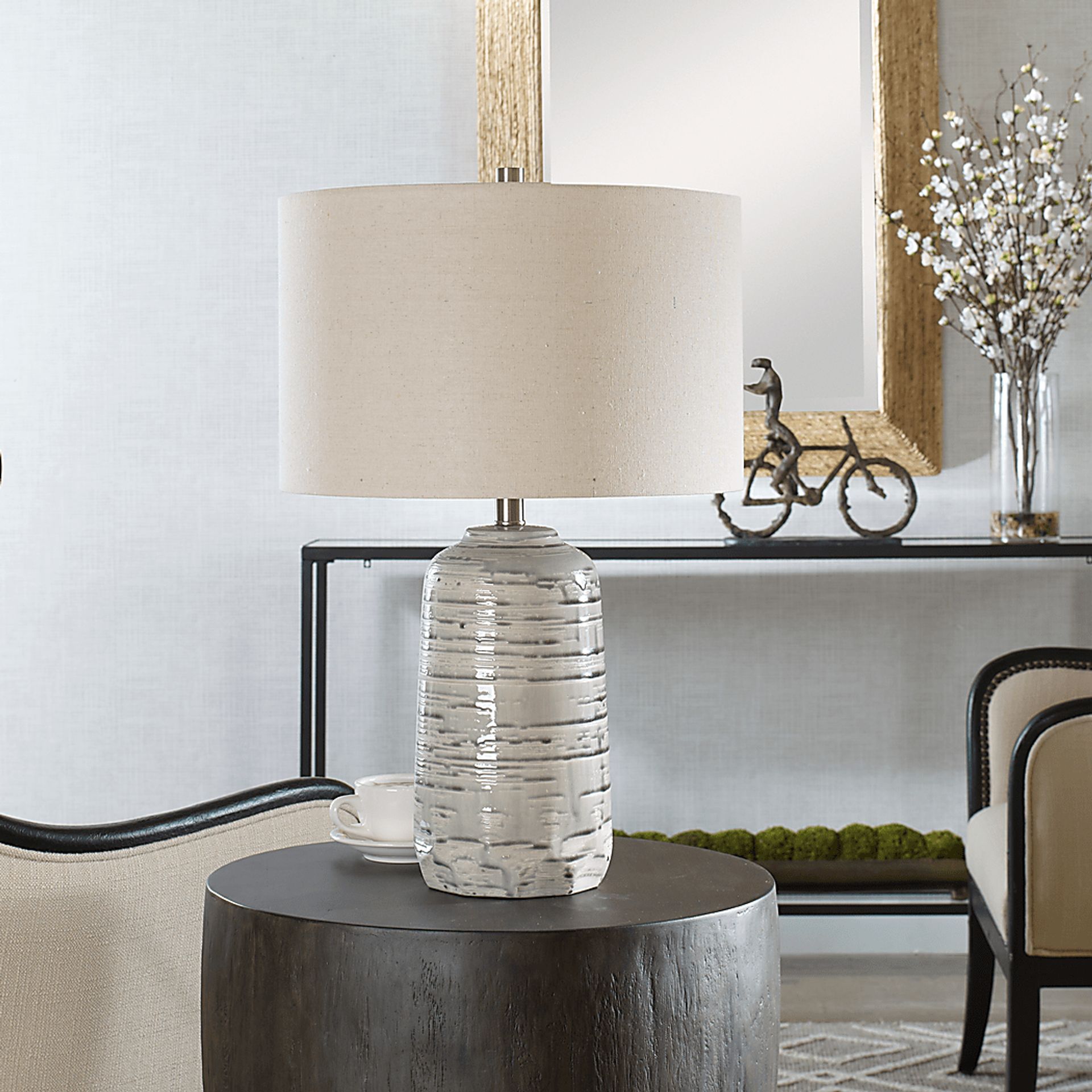 Ionis Cove Ivory Lamp - Image 4