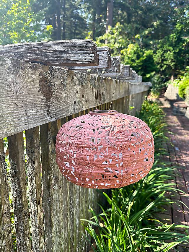 Irian Island Outdoor Clay Solar Lantern - Thumbnail - Image 16