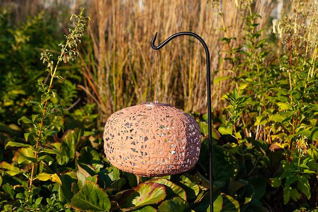 Irian Island Outdoor Clay Solar Lantern - Thumbnail - Image 9