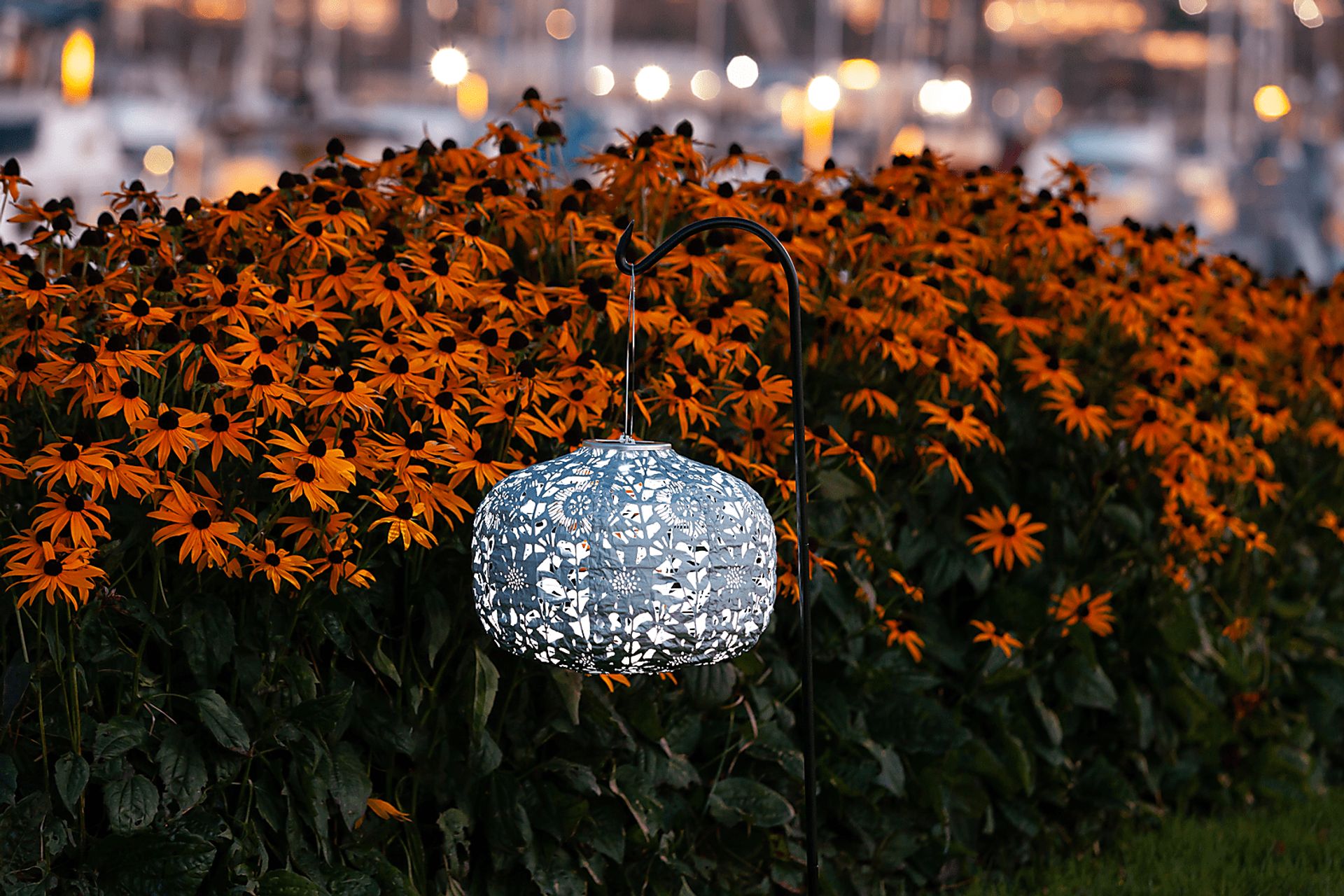 Irian Island Outdoor Sage Solar Lantern - Image 18