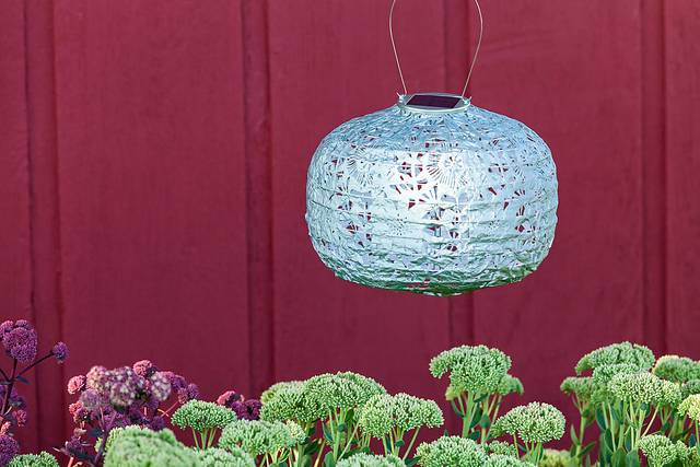 Irian Island Outdoor Sage Solar Lantern - Thumbnail - Image 2