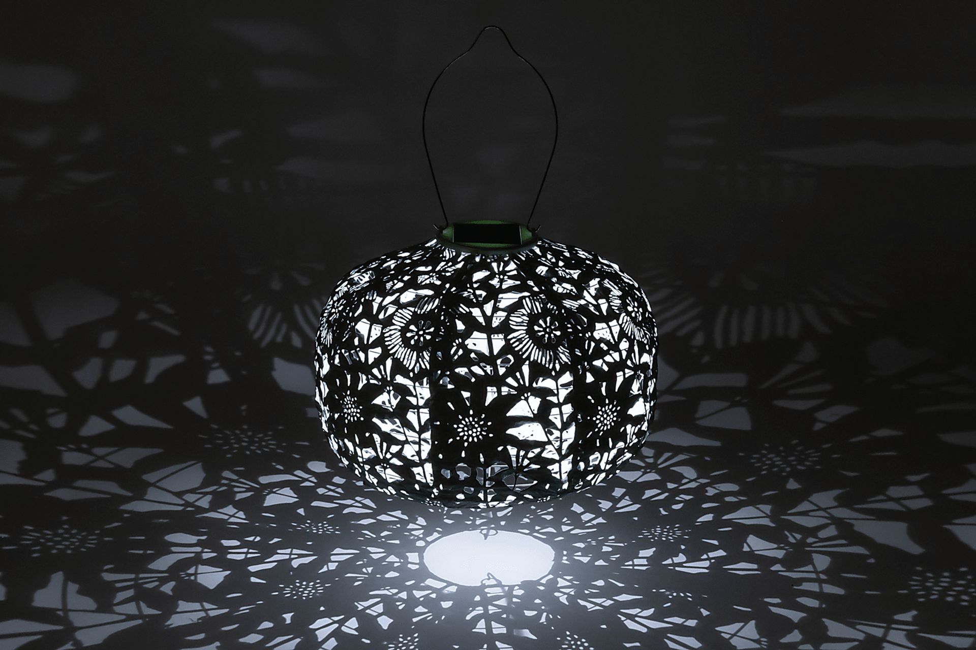 Irian Island Outdoor Sage Solar Lantern - Image 24