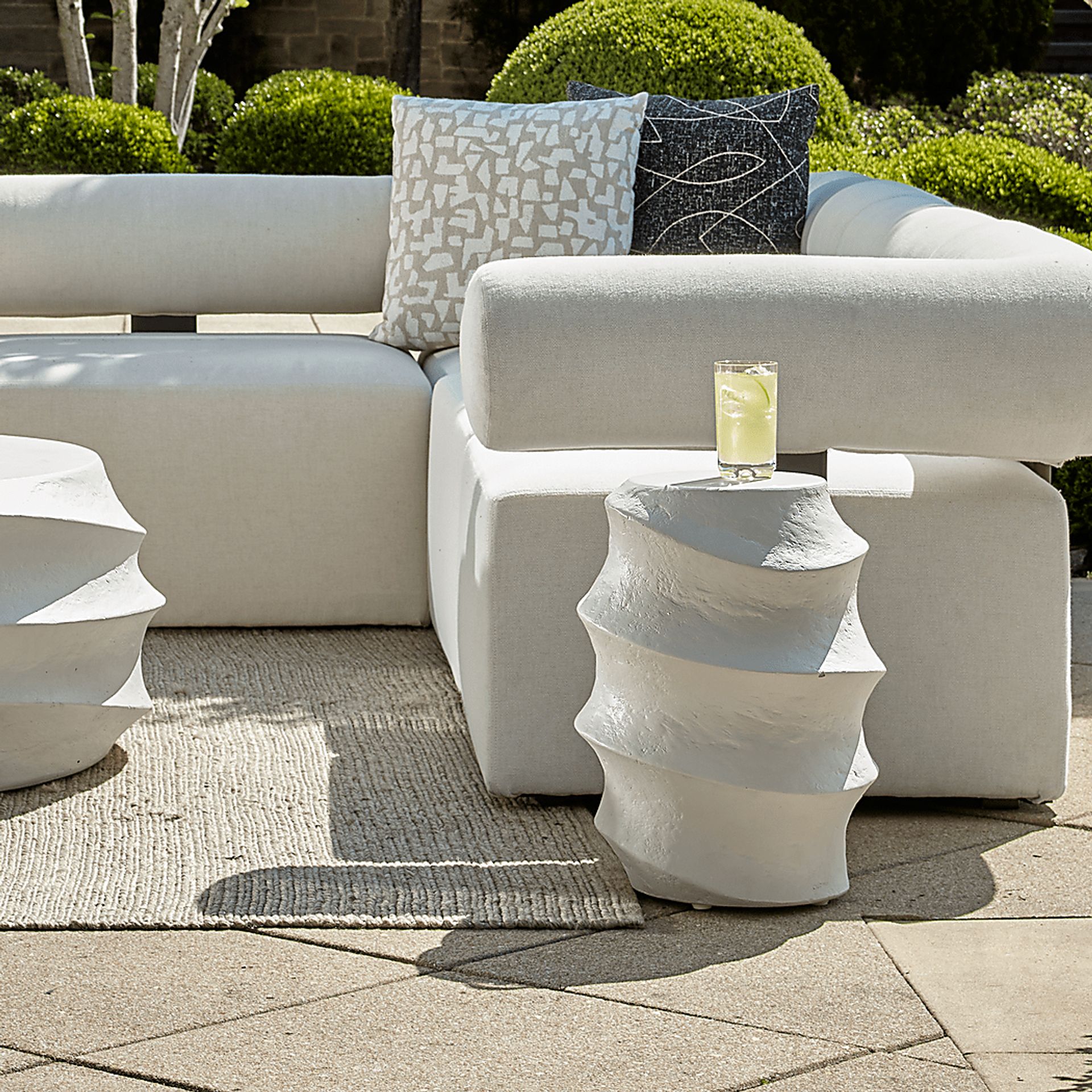 Isadi White Outdoor End Table - Image 2