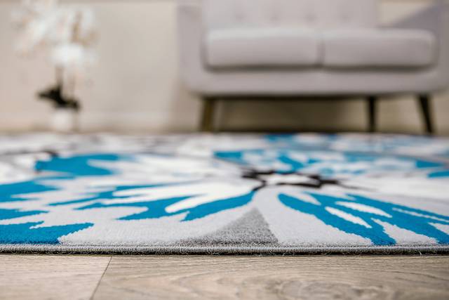 Iselana I Blue 5' x 7' Rug - Thumbnail - Image 7