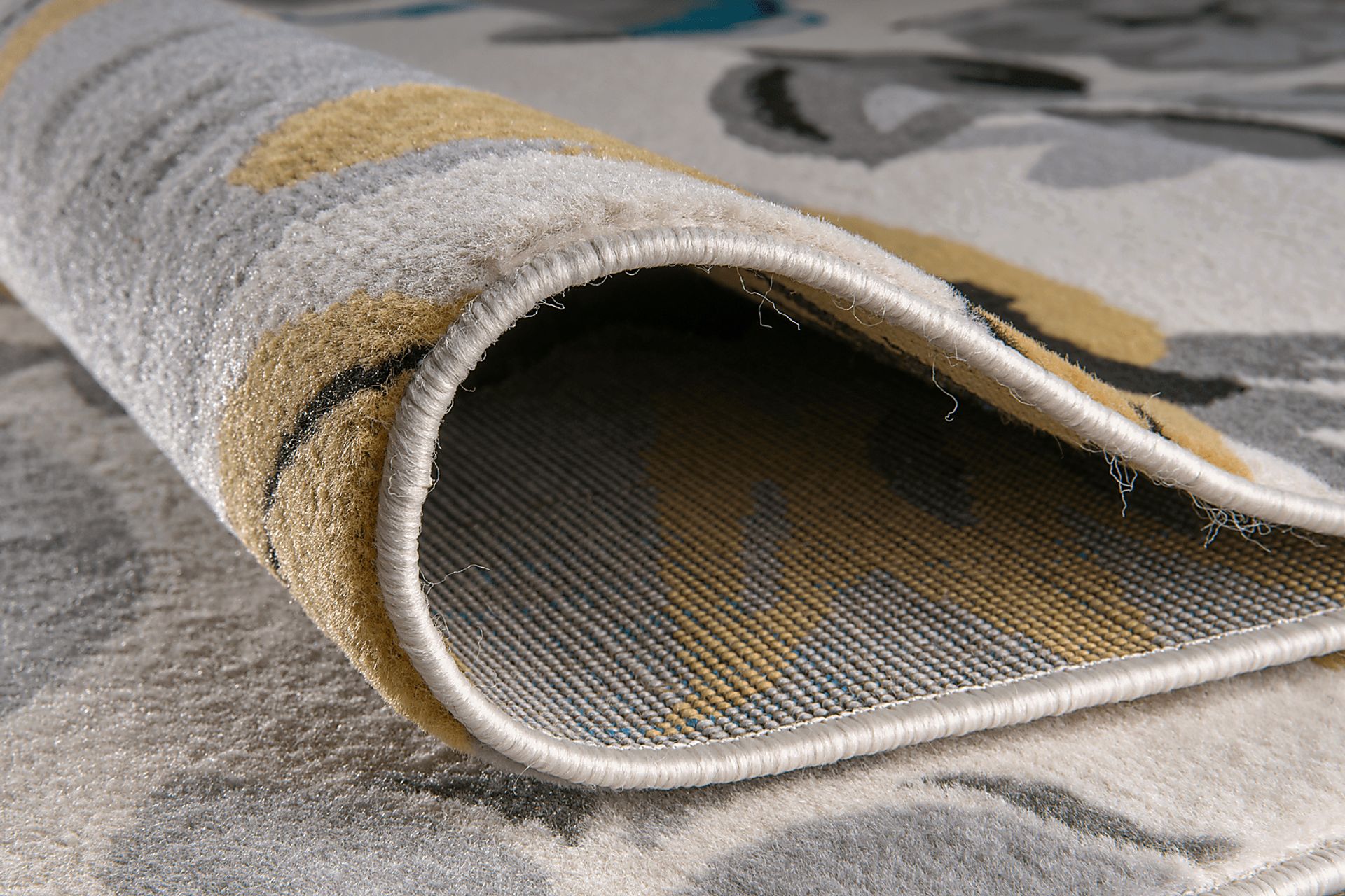 Iselana I Cream 5' x 7' Rug - Image 10