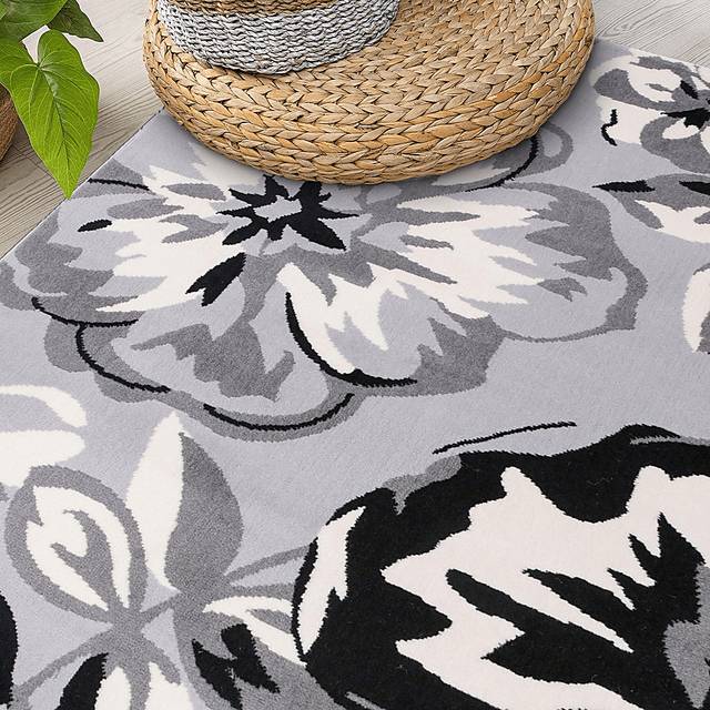 Iselana I Gray 7'6 x 9'5 Rug - Thumbnail - Image 7