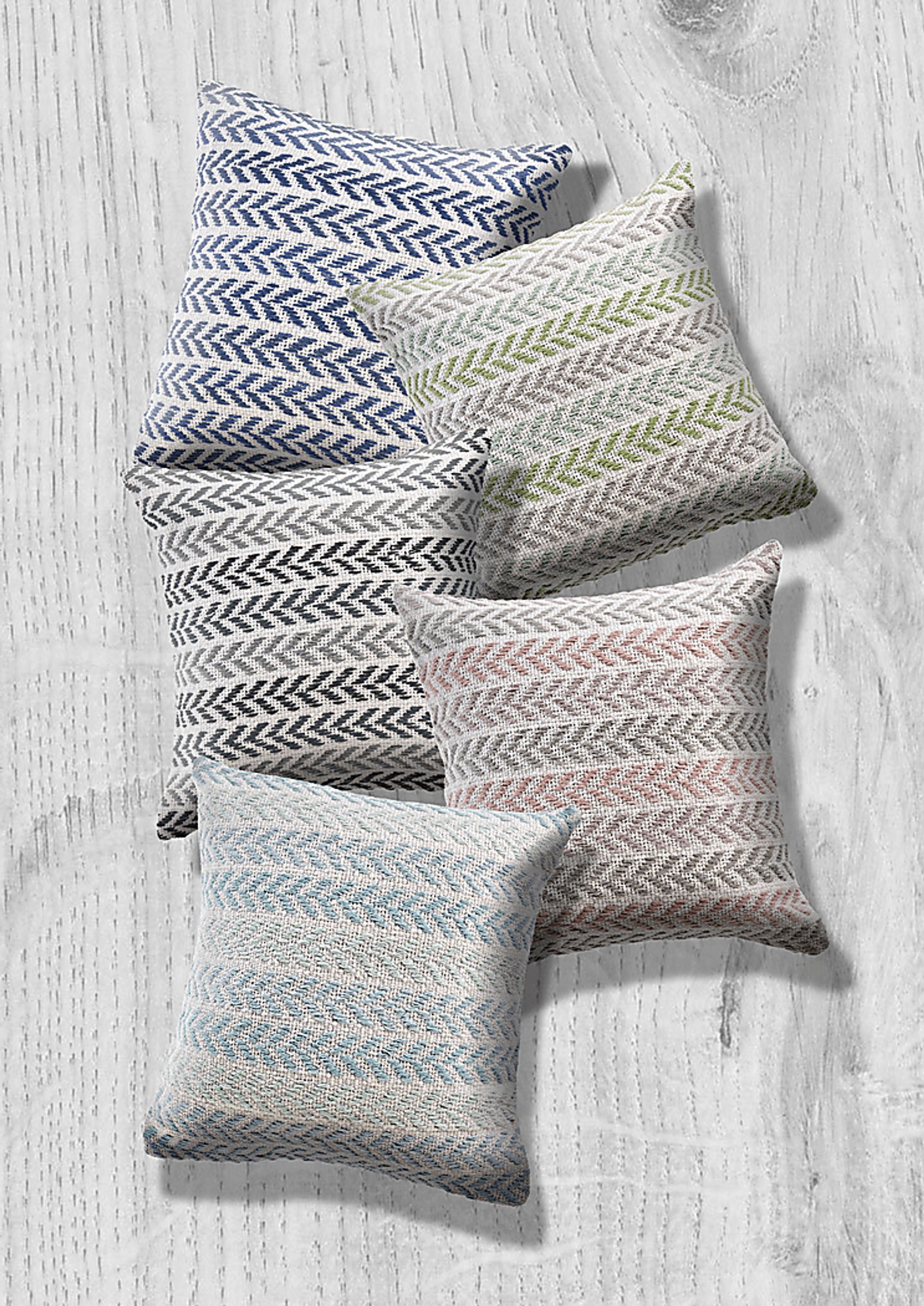 Istarie Navy Throw Pillow - Image 8