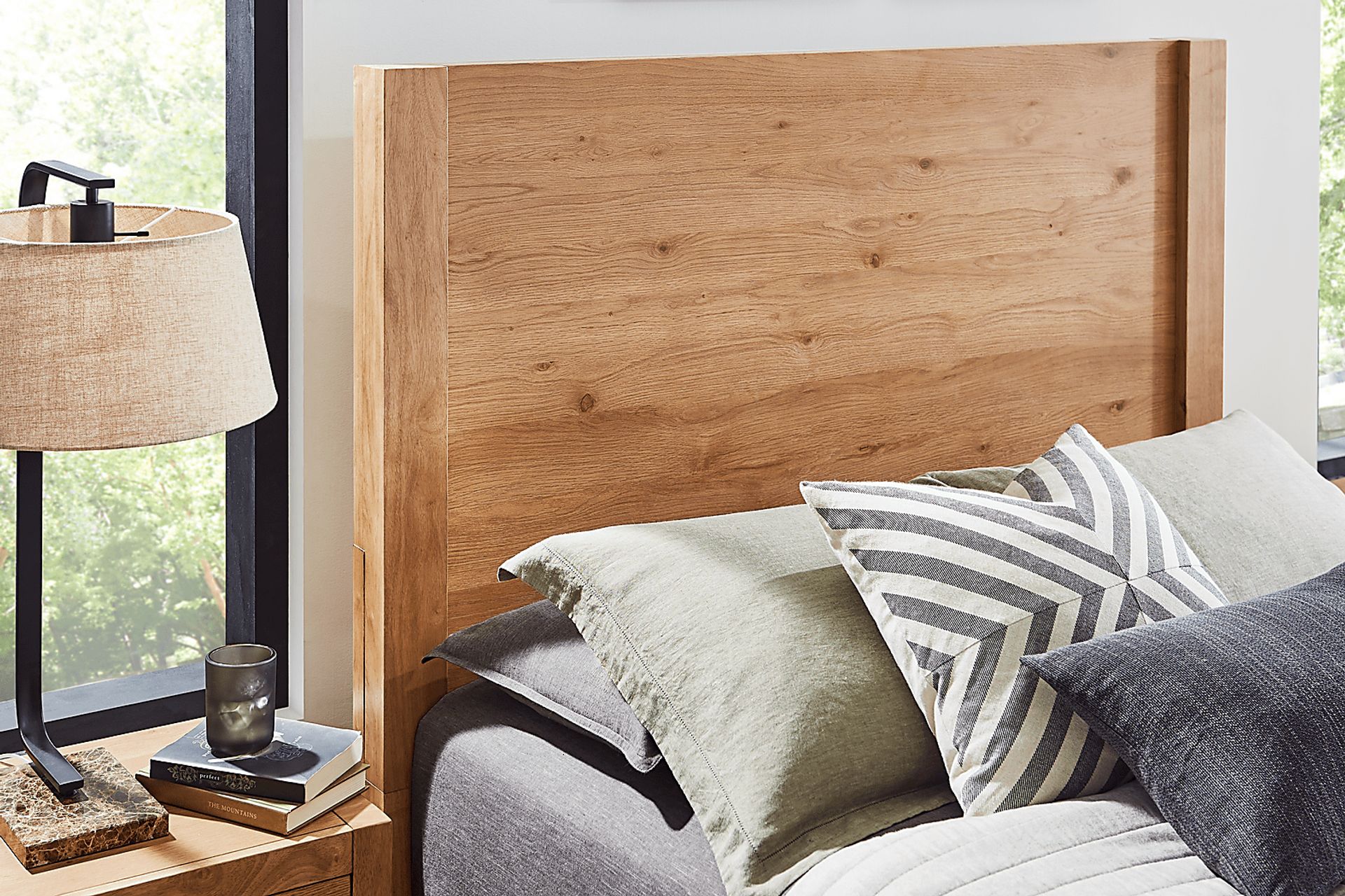 Ithaca Natural 3 Pc King Panel Bed with Bench - Image 3