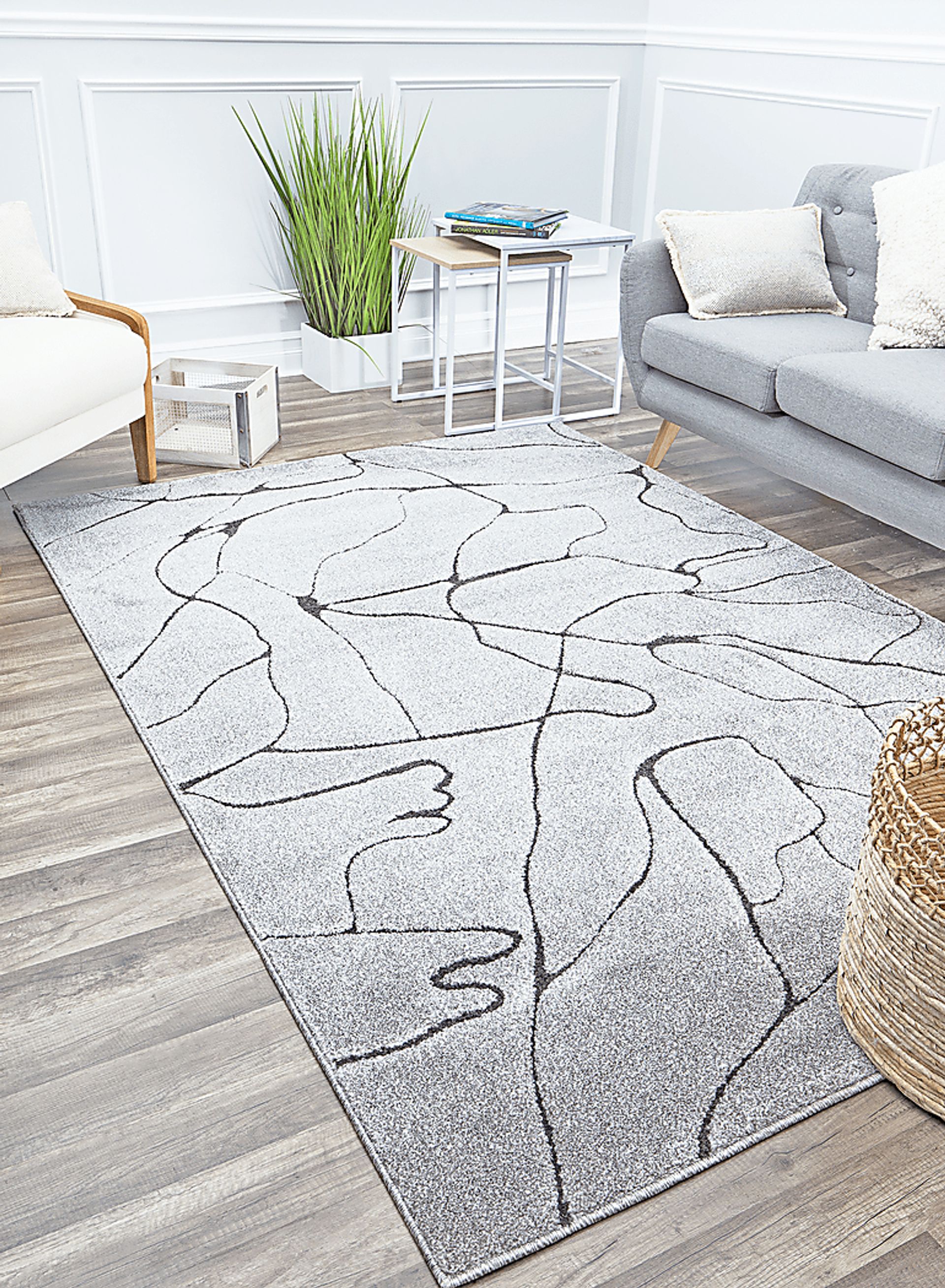 CosmoLiving By Cosmopolitan Itzell Gray 5' x 7'6 Rug - Image 5