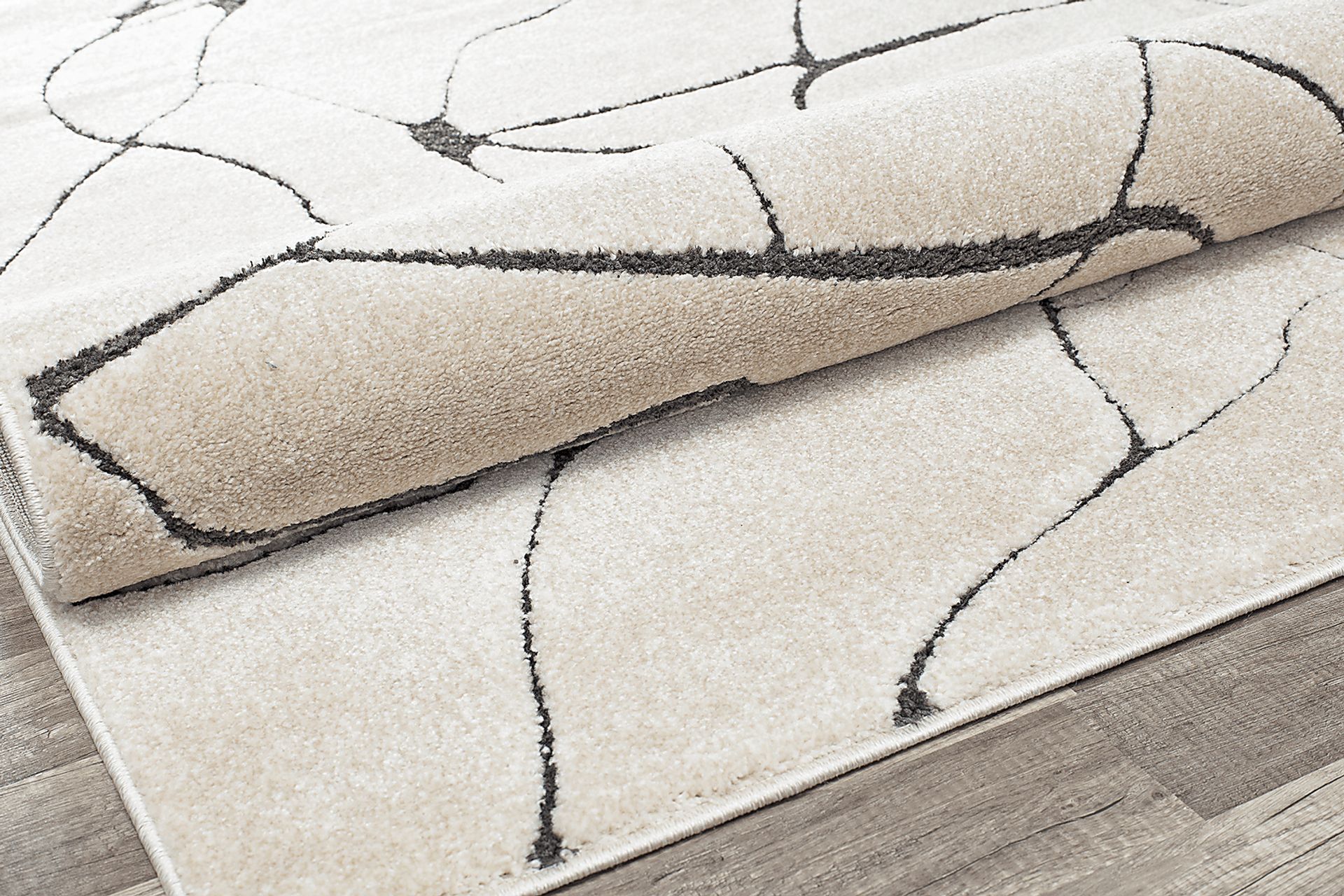 CosmoLiving By Cosmopolitan Itzell Tan 5' x 7'6 Rug - Image 2