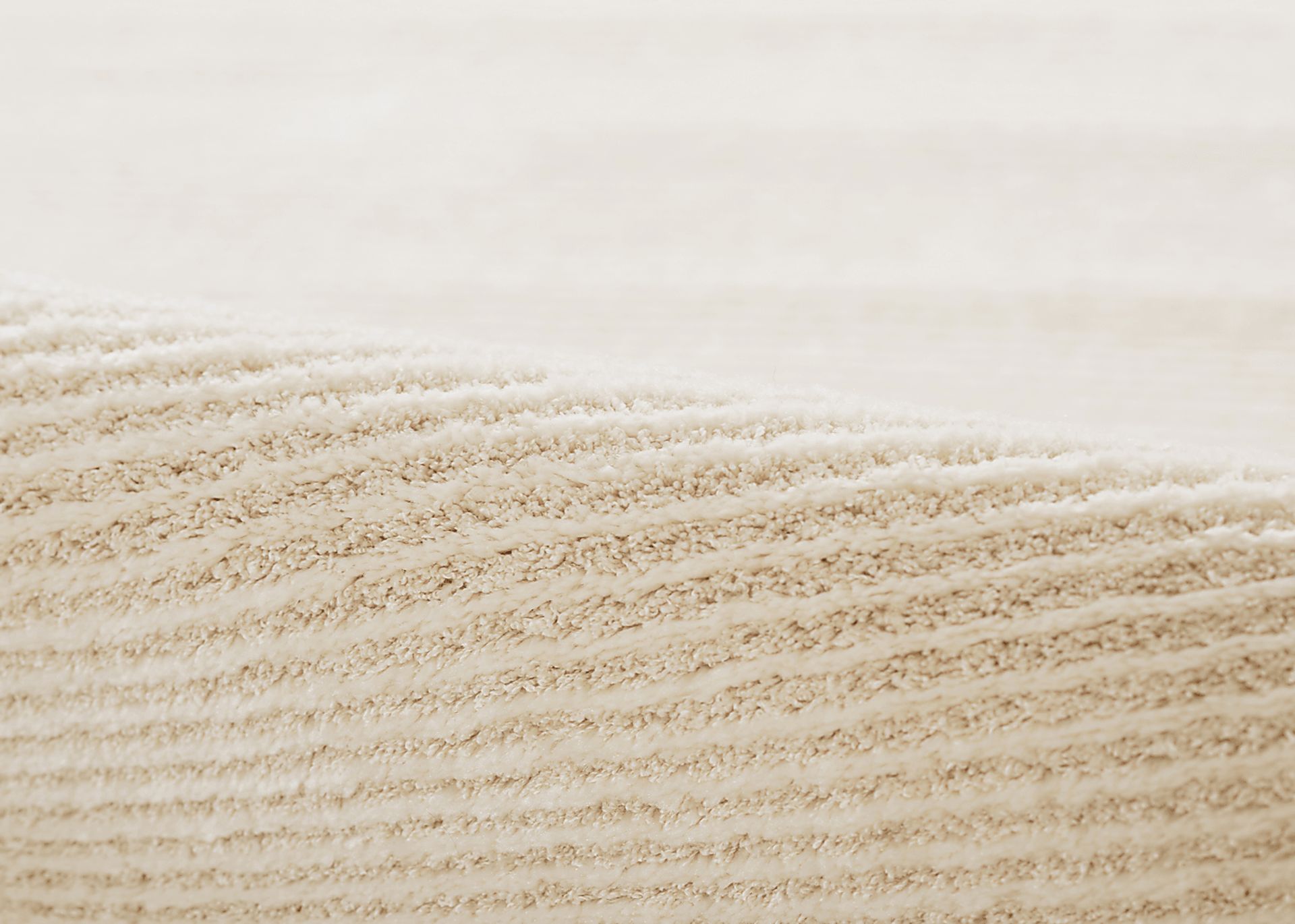Iyleen Off-White 5'3 x 7'3 Rug - Image 2