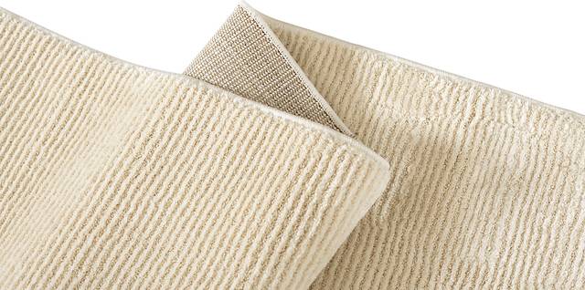 Iyleen Off-White 5'3 x 7'3 Rug - Thumbnail - Image 3