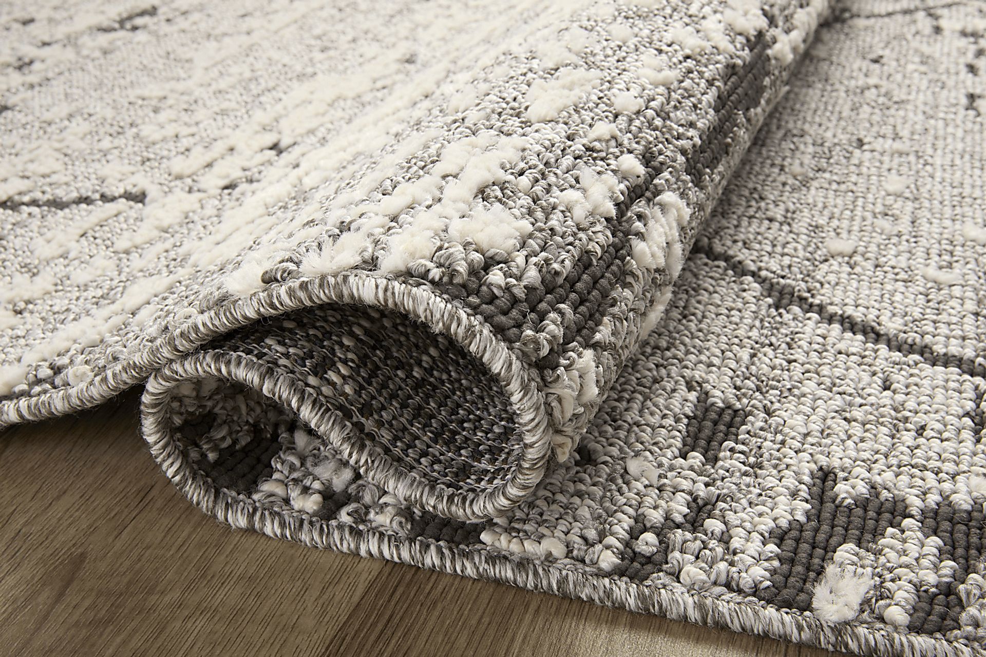 Izbella Grey 6'7 x 9'2 Rug - Image 3