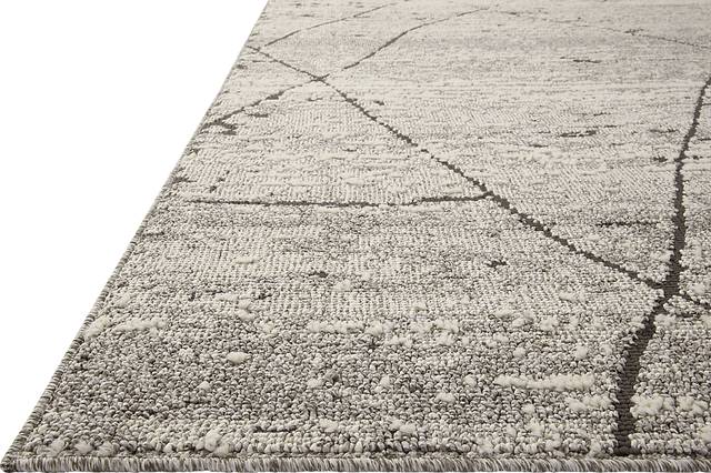Izbella Grey 6'7 x 9'2 Rug - Thumbnail - Image 7