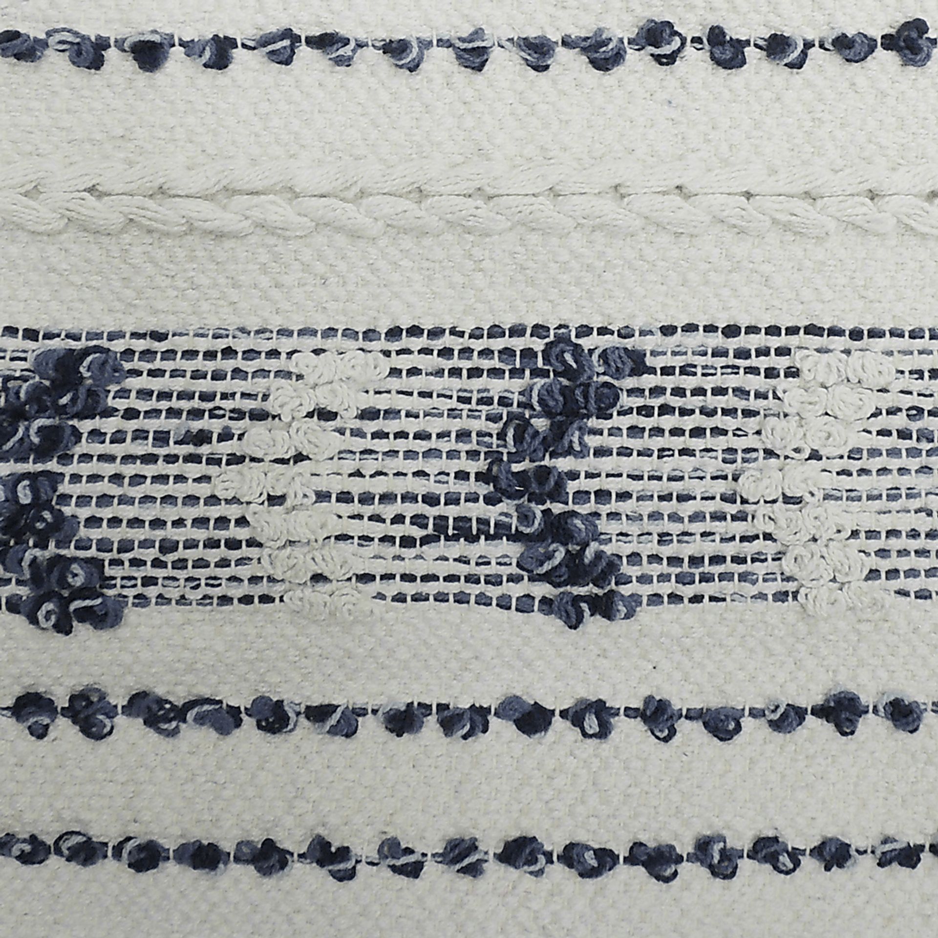 Izuken Blue/White Wall Decor - Image 5