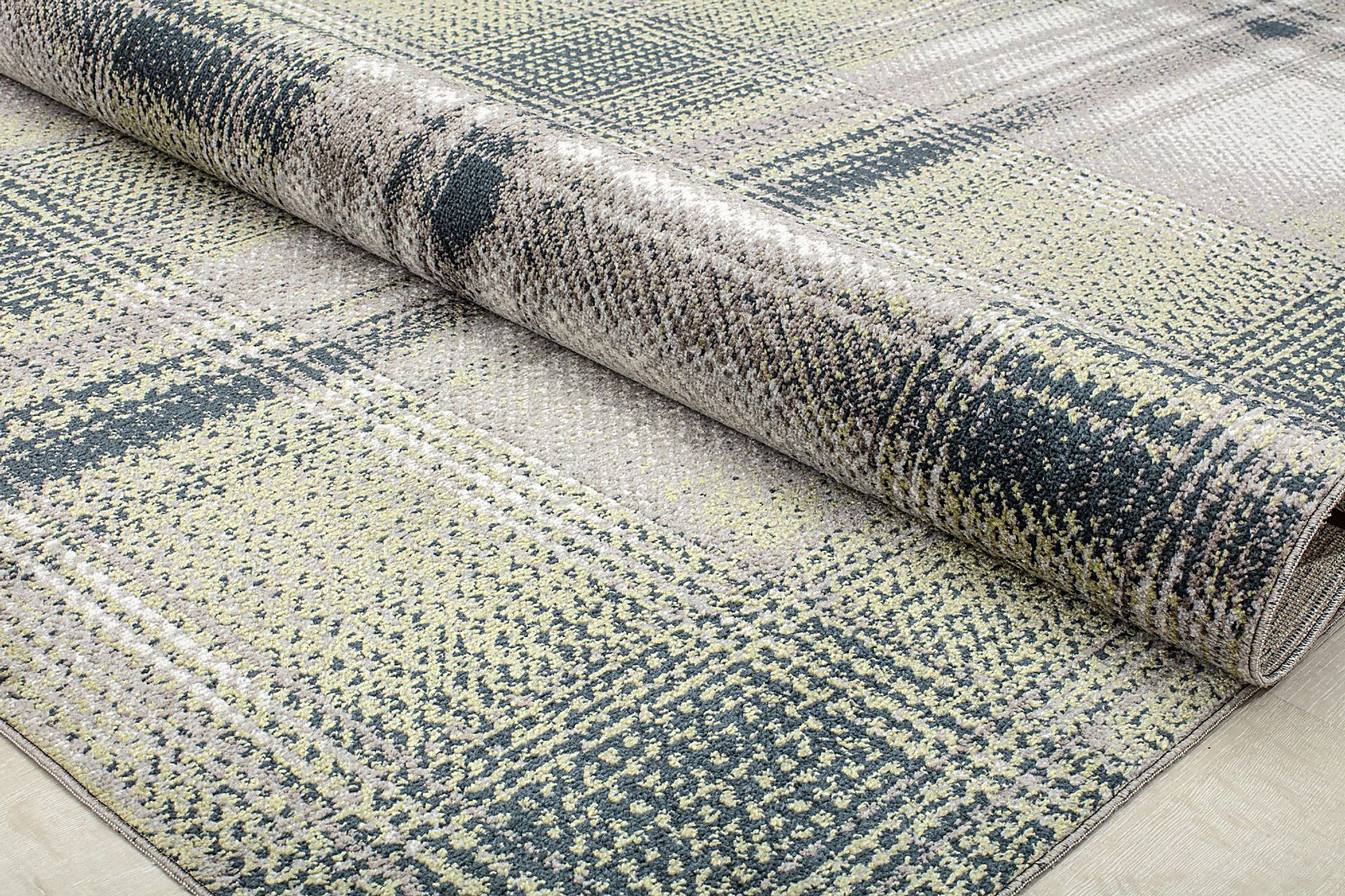 Namdera Gray 5'3 x 7' Rug - Image 4
