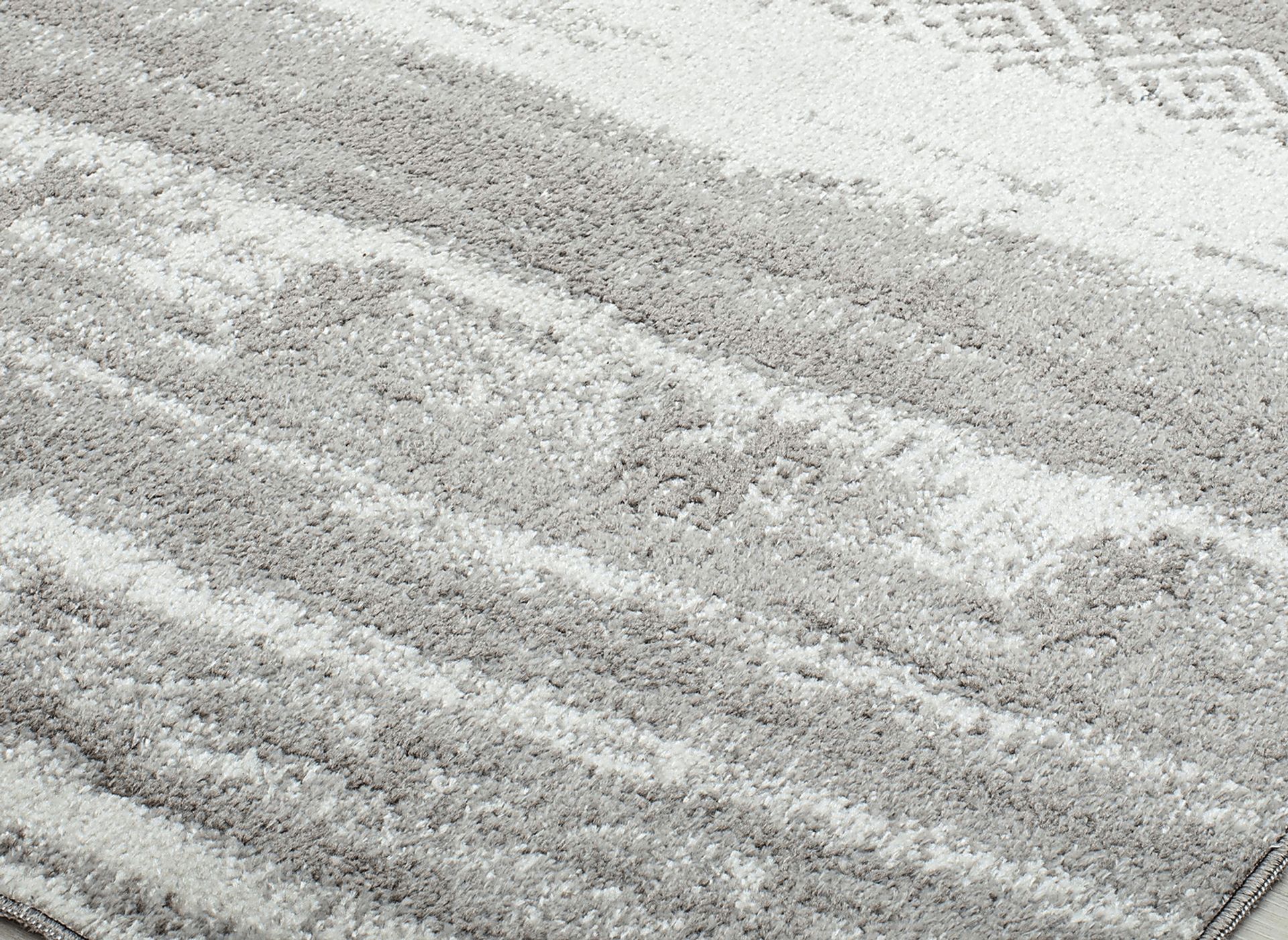 Kipidow Gray 5'3 x 7' rug - Image 6