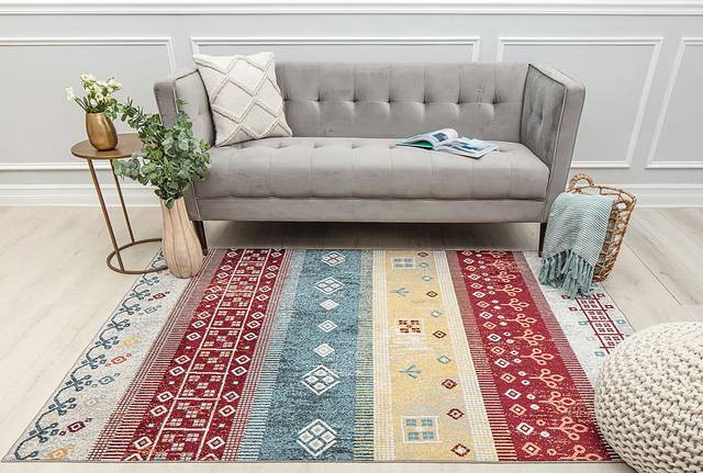 Bundado Red 5'3 x 7' Rug - Thumbnail - Image 3