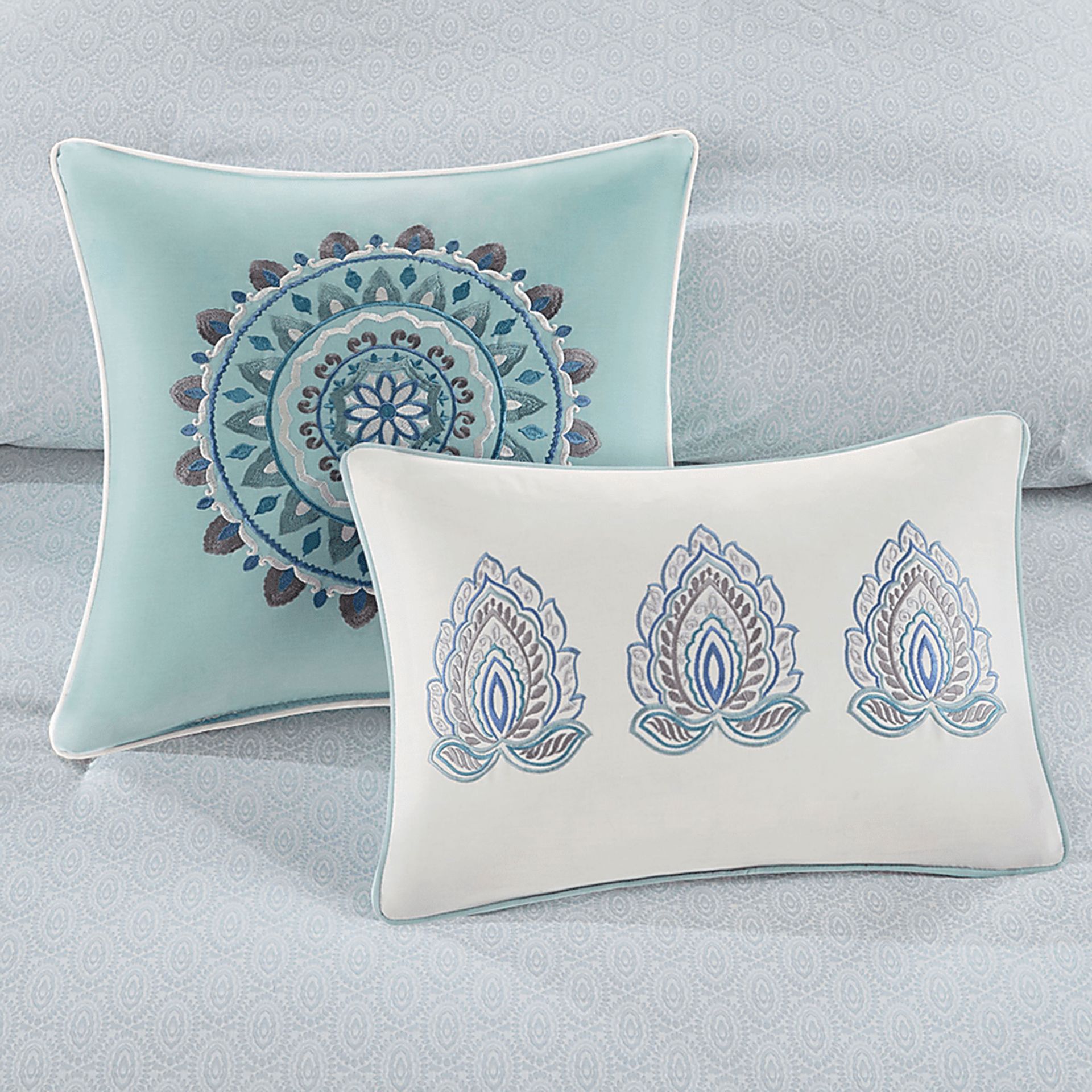 Jaezmina Blue 8 pc Queen Comforter Set - Image 14