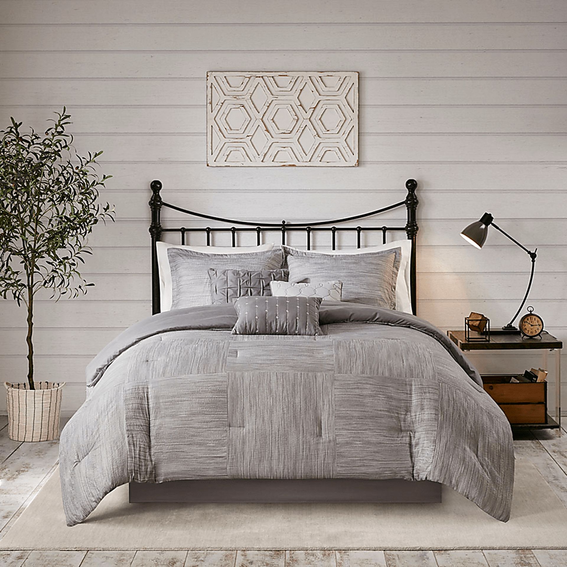 Jahncke Gray 7 Pc King Comforter Set - Image 3