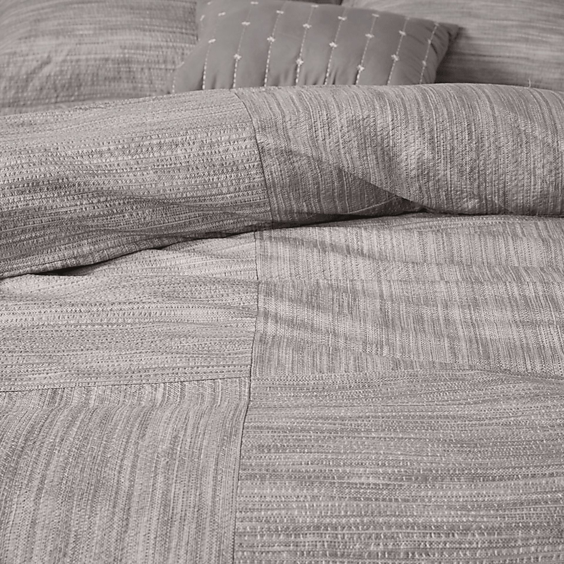 Jahncke Gray 7 Pc King Comforter Set - Image 6