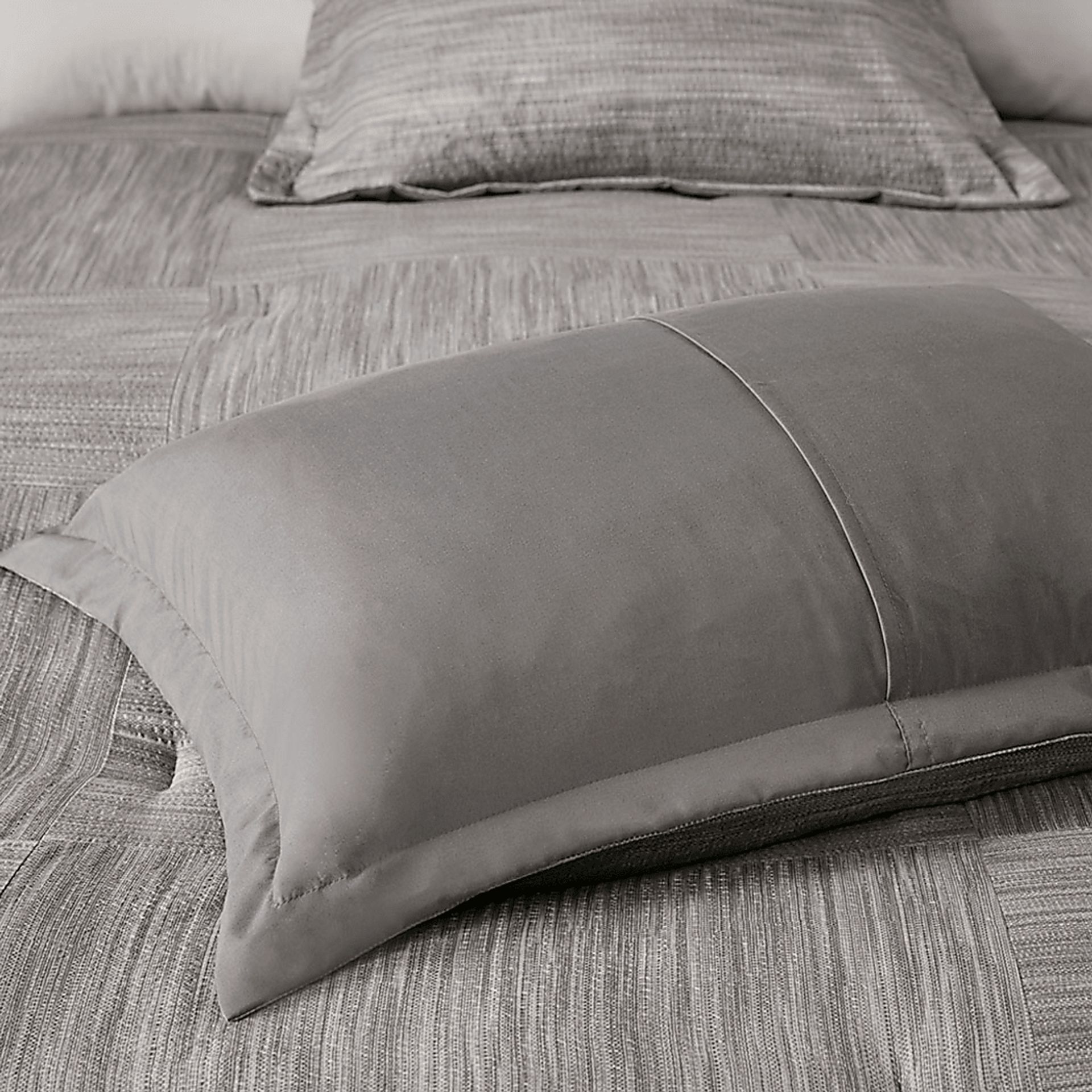Jahncke Gray 7 Pc King Comforter Set - Image 10
